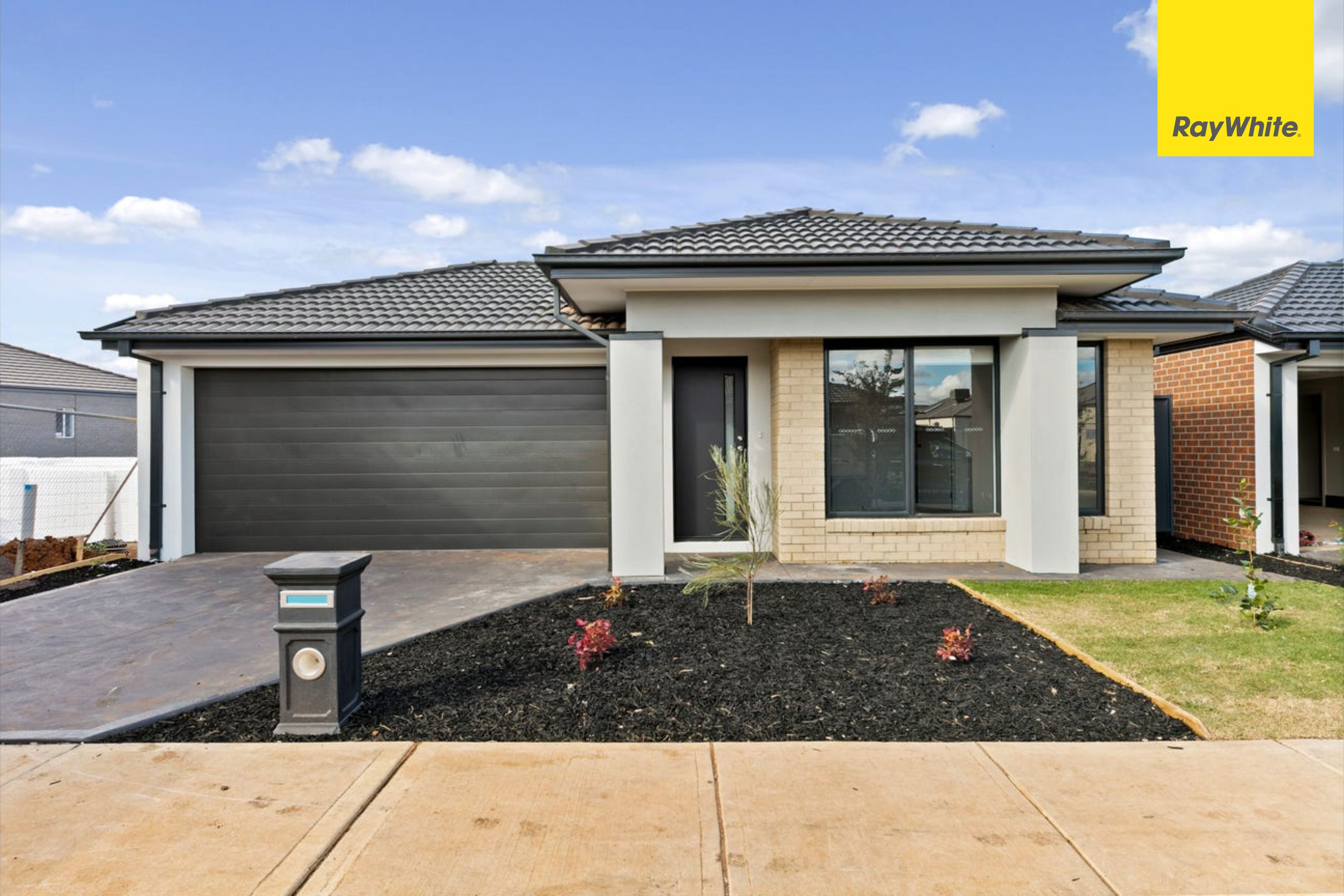 8 Buckland Avenue, WEIR VIEWS, VIC 3338