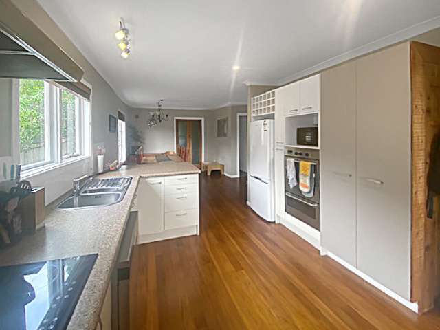 165 Kitchener Road photo 1