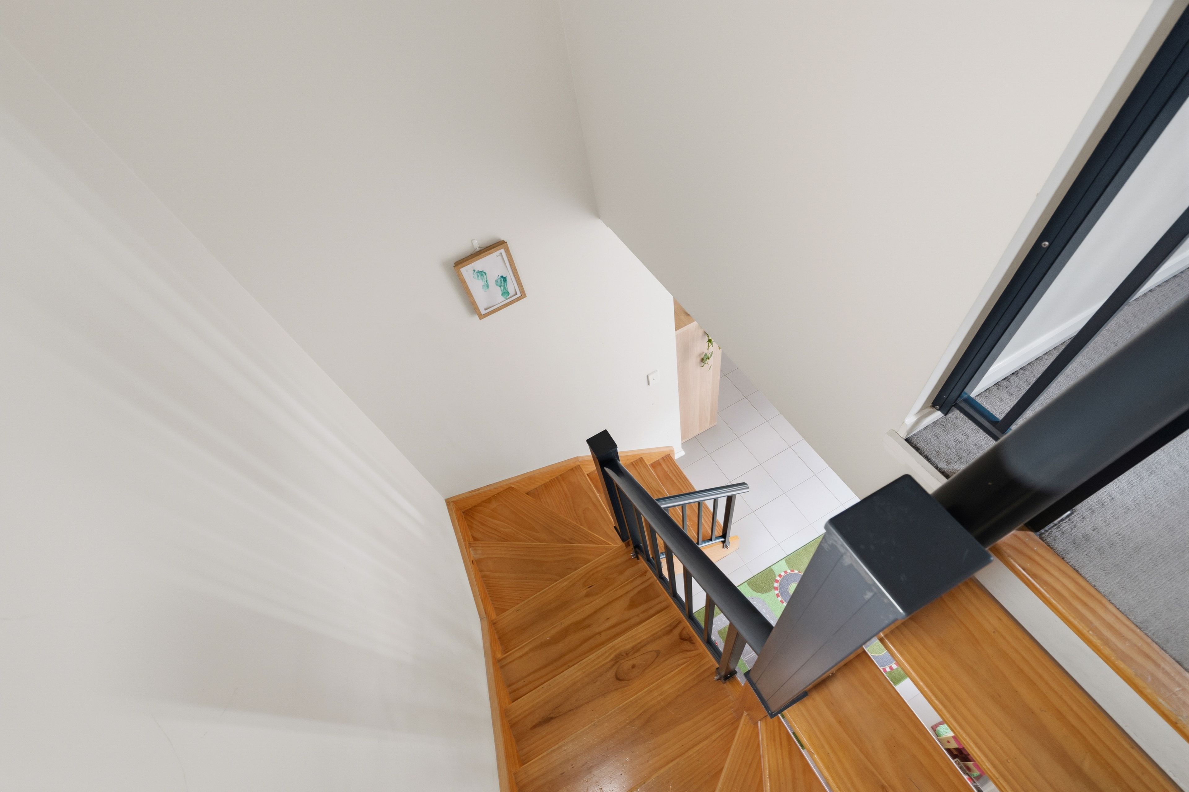 Effortless Modern Living in a Connected Lifestyle Hub — photo 17 of 28