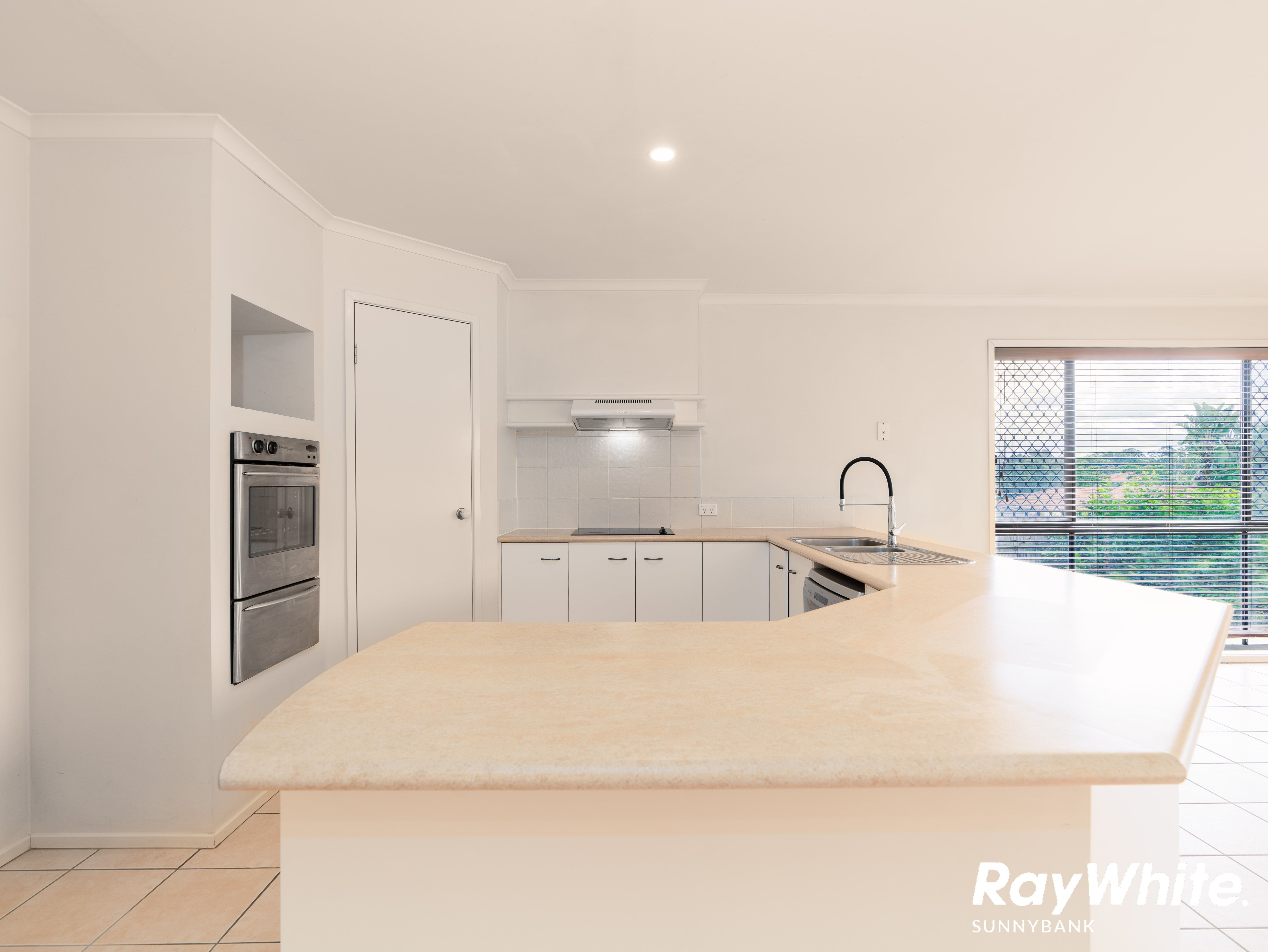 2 Lochano Close, Parkinson, QLD 4115