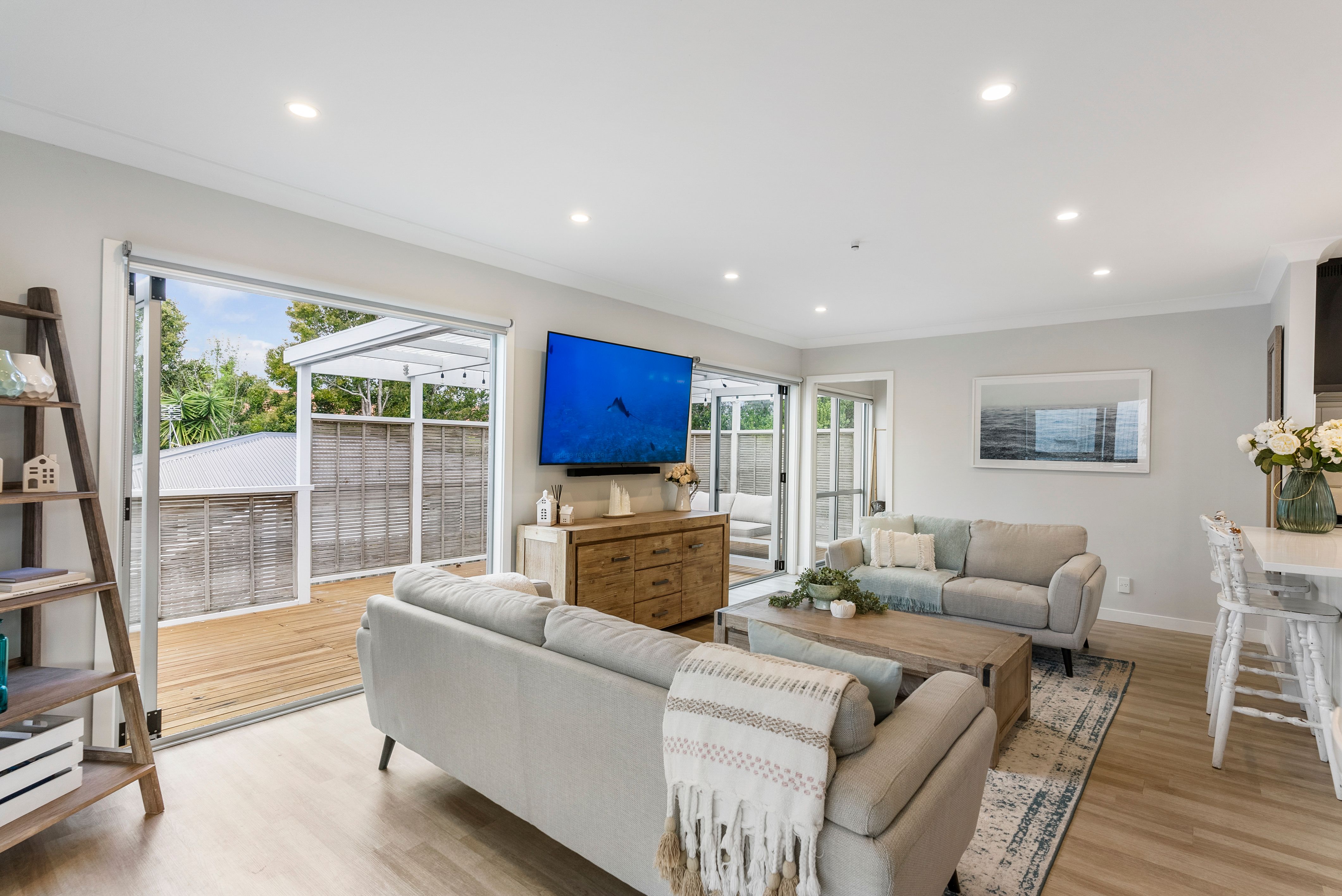 26 & 26a Mirrabooka Avenue, Botany Downs, Manukau City