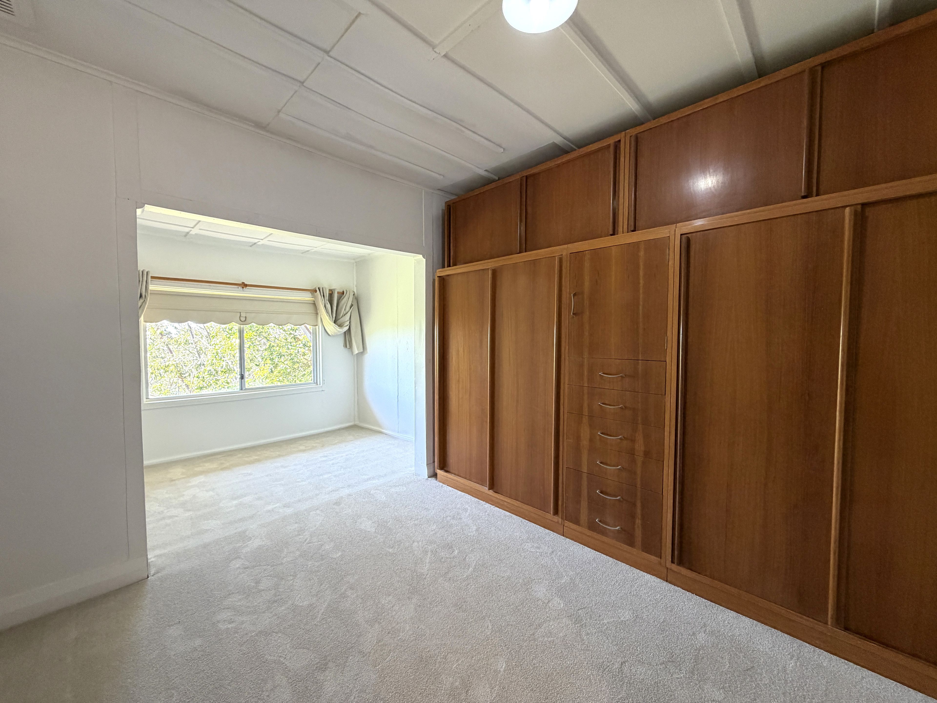 25 Hillside Crescent — photo 10 of 21
