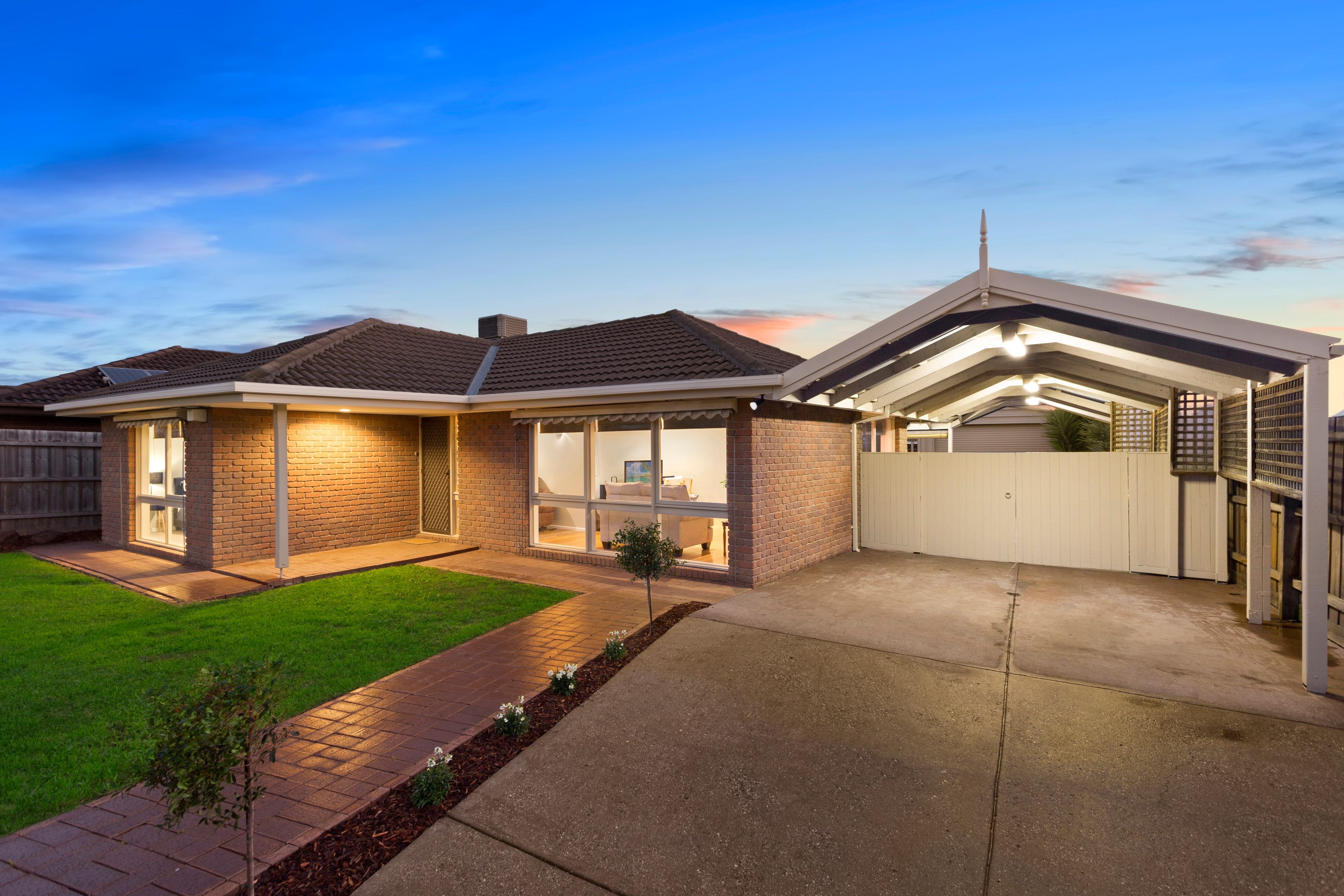5 Maybury Drive, Mill Park, VIC 3082