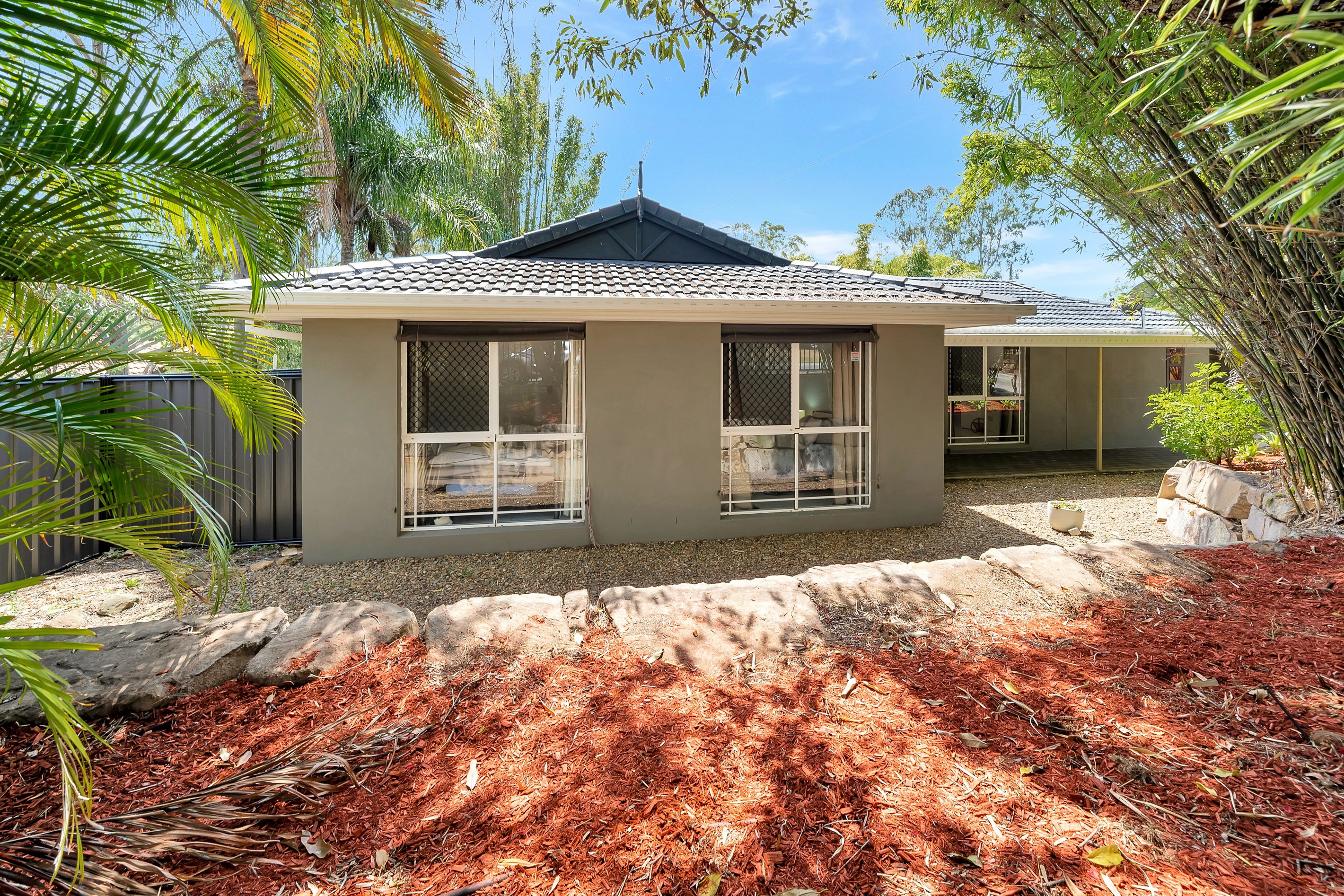 39 Grove Road, Edens Landing, QLD 4207