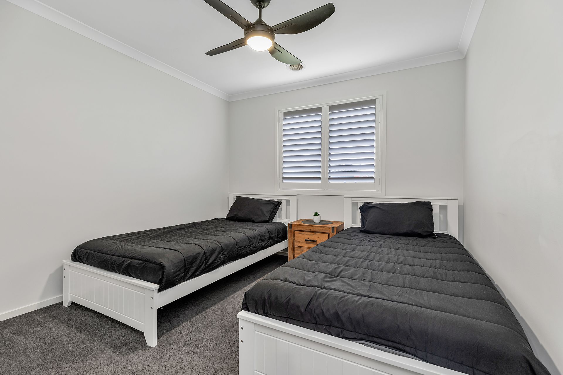 27 Wisteria Street — photo 15 of 23