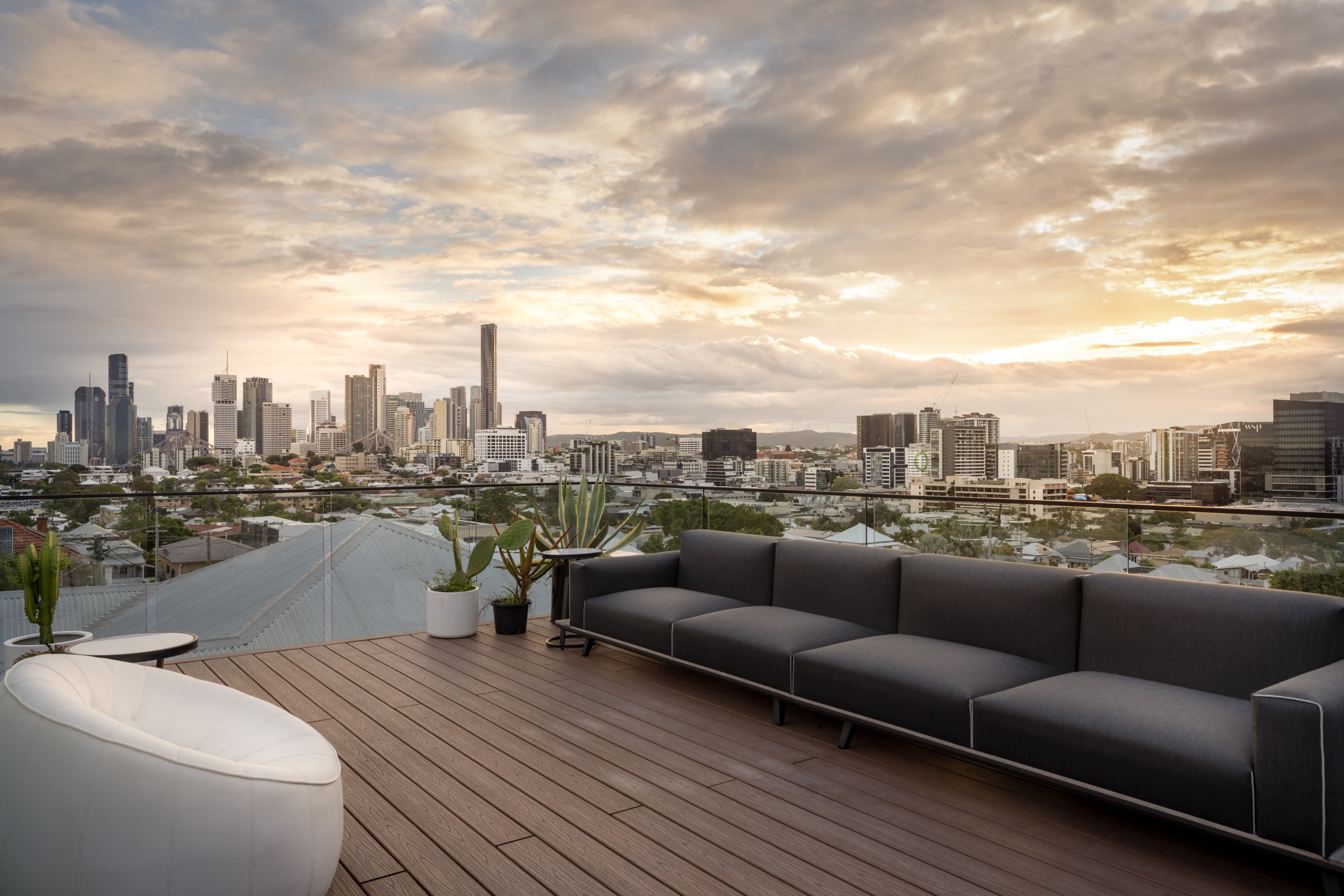 18 Teneriffe Drive, Teneriffe, QLD 4005