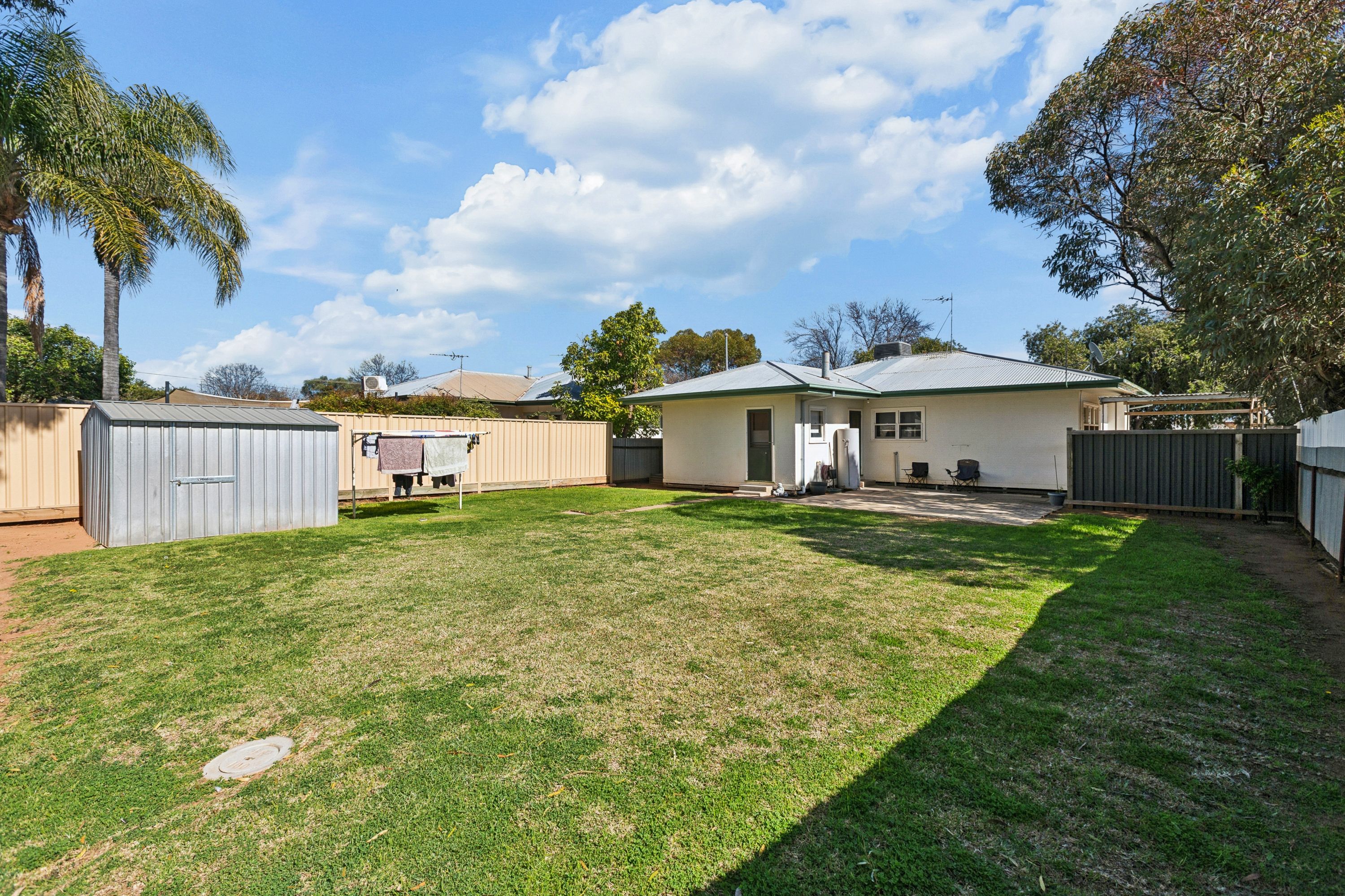 8 Barry Avenue — photo 11 of 12