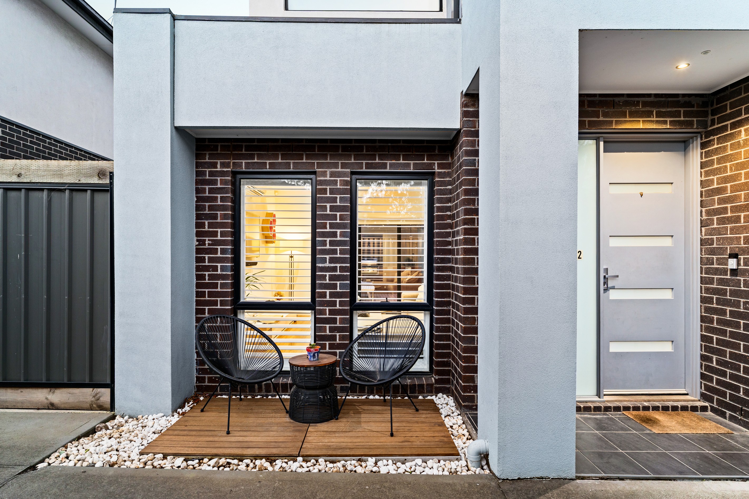 2/11 Almond Avenue, Brooklyn, VIC 3012