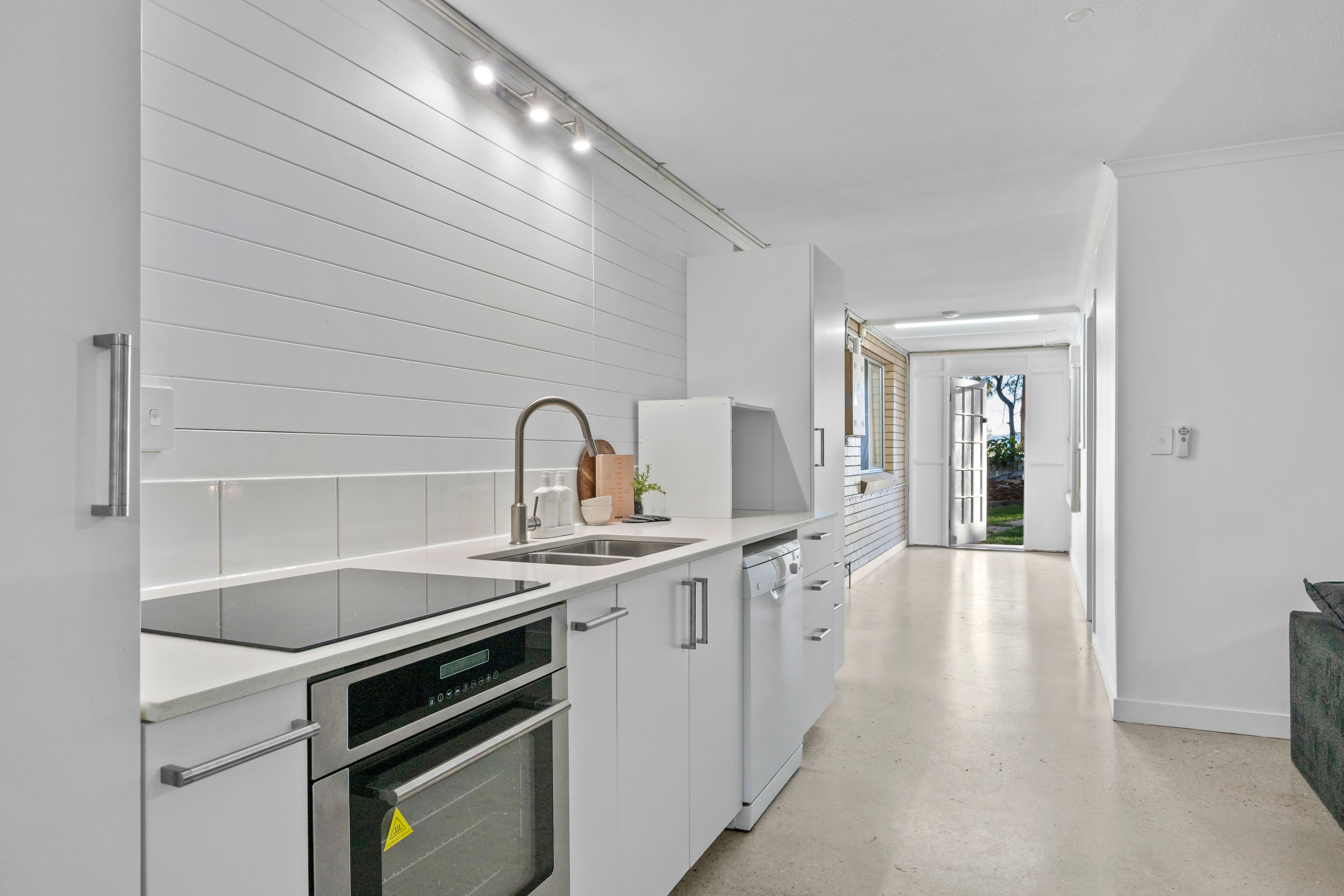 12 Caesar Road — photo 21 of 28