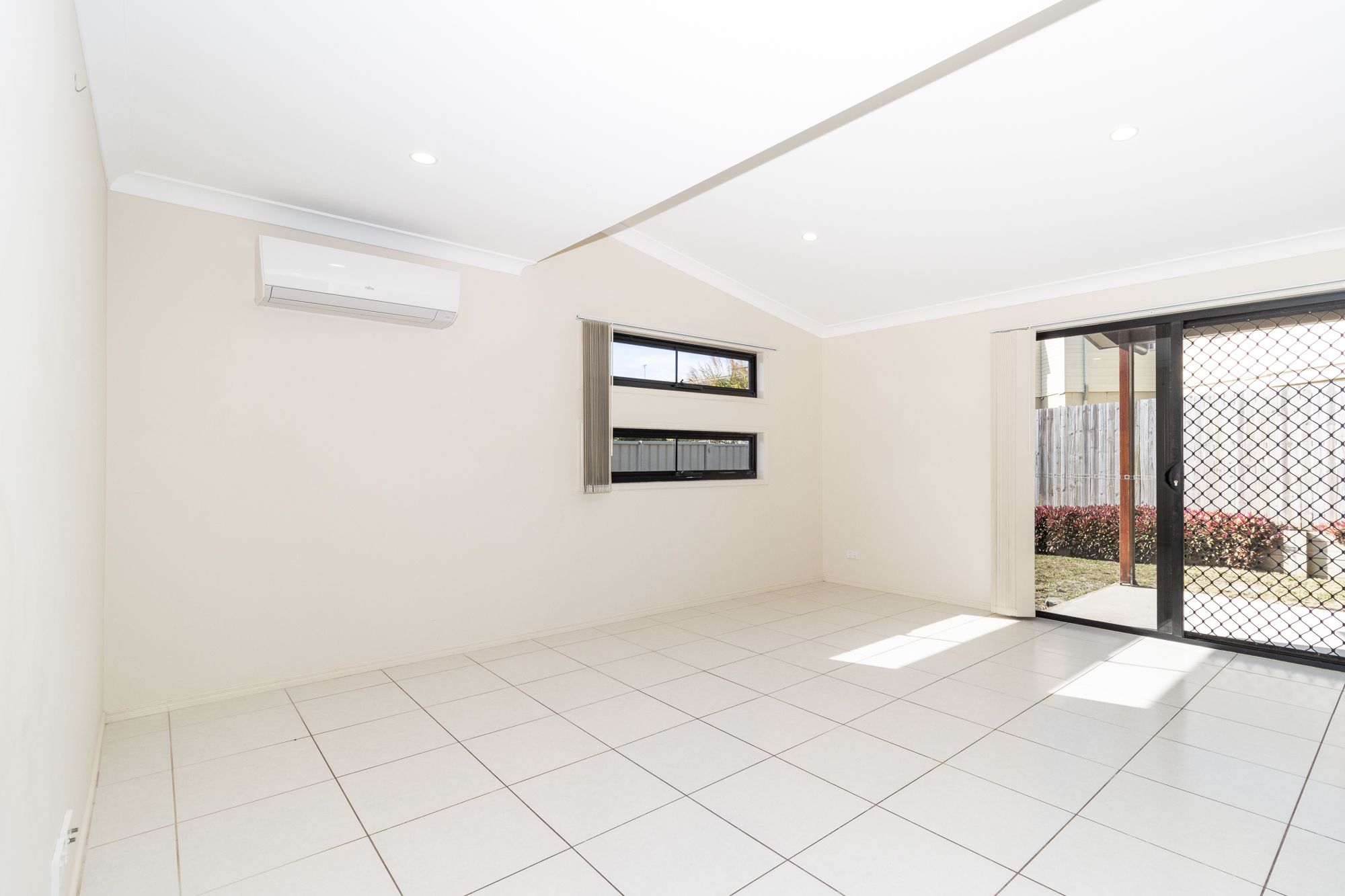 2/11 Mandi Court, Urraween, QLD 4655