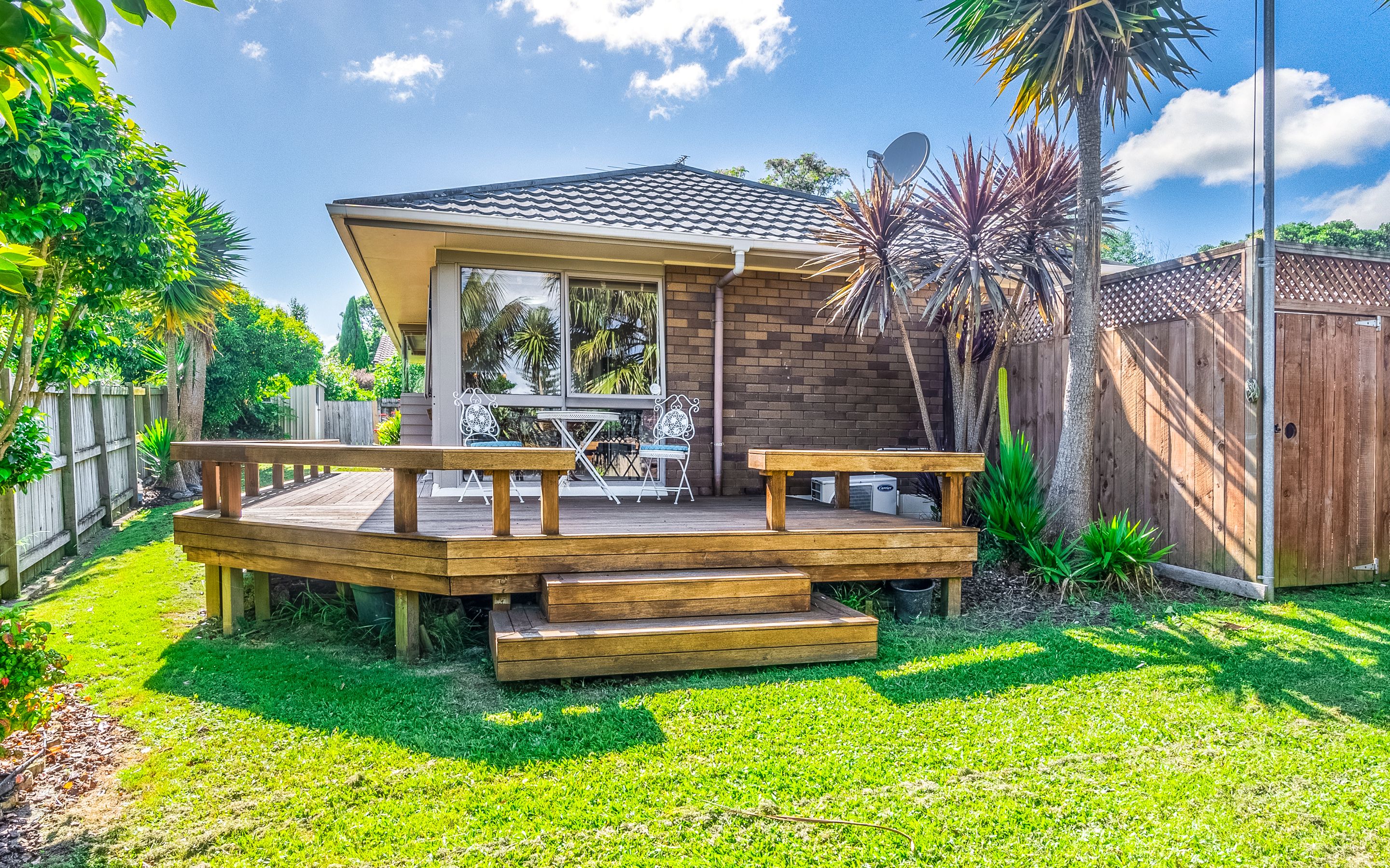1/16 Fieldstone Court, Northpark, Manukau City