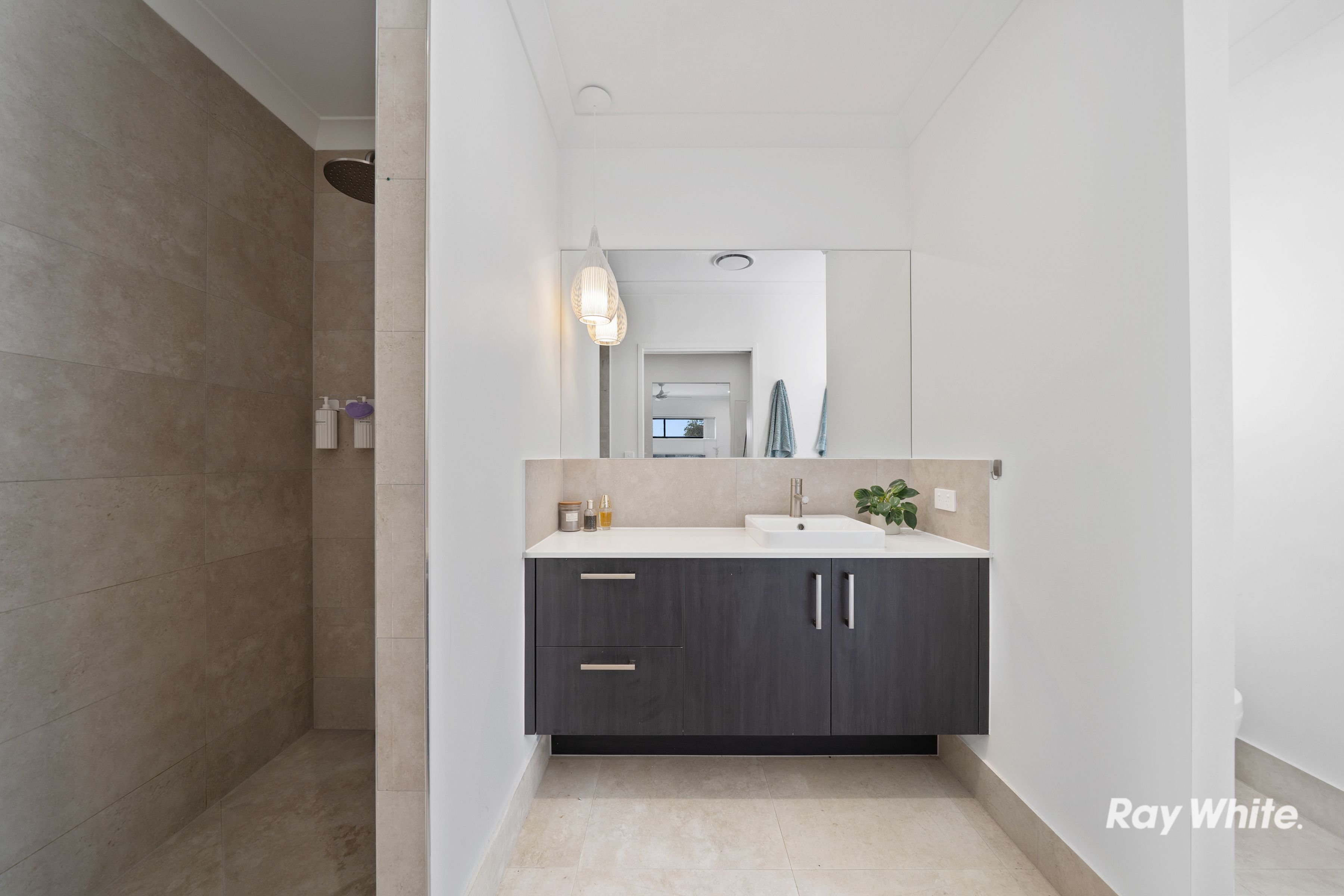 38 Hilary Street — photo 12 of 23