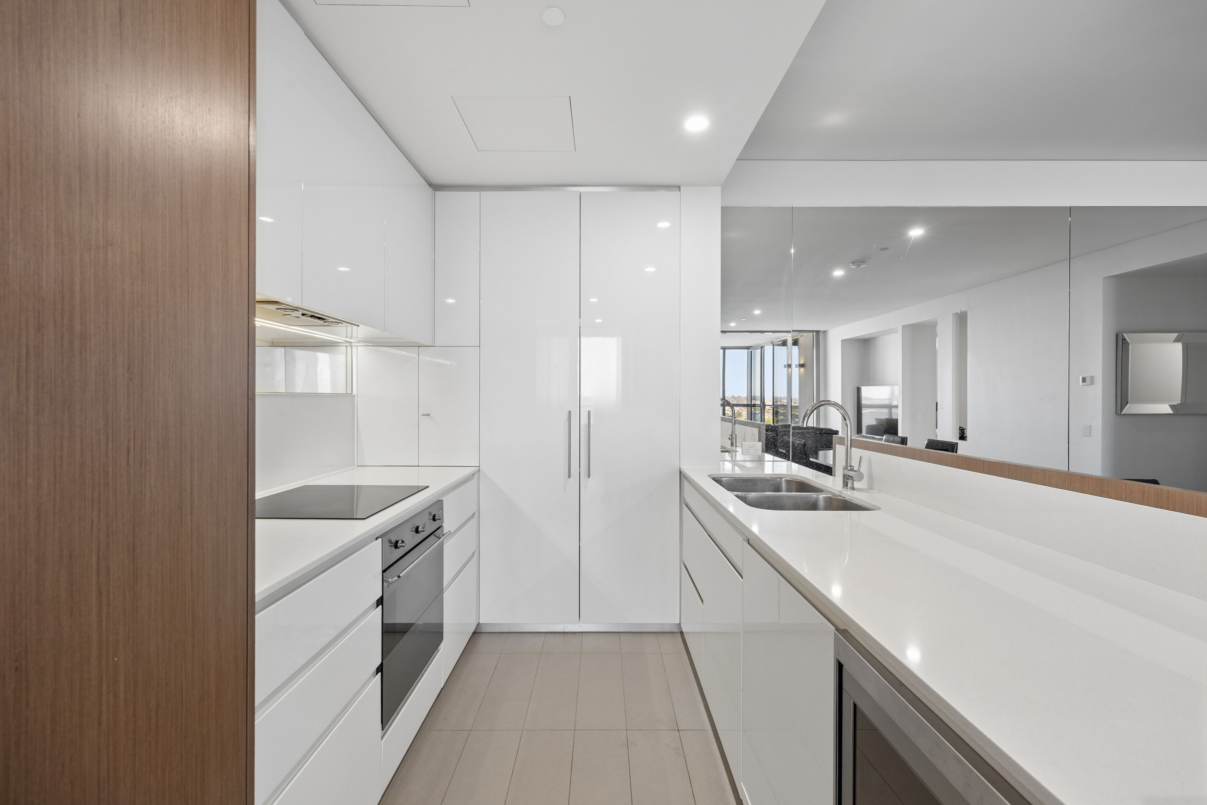 1707/8 Adelaide Terrace — photo 3 of 25