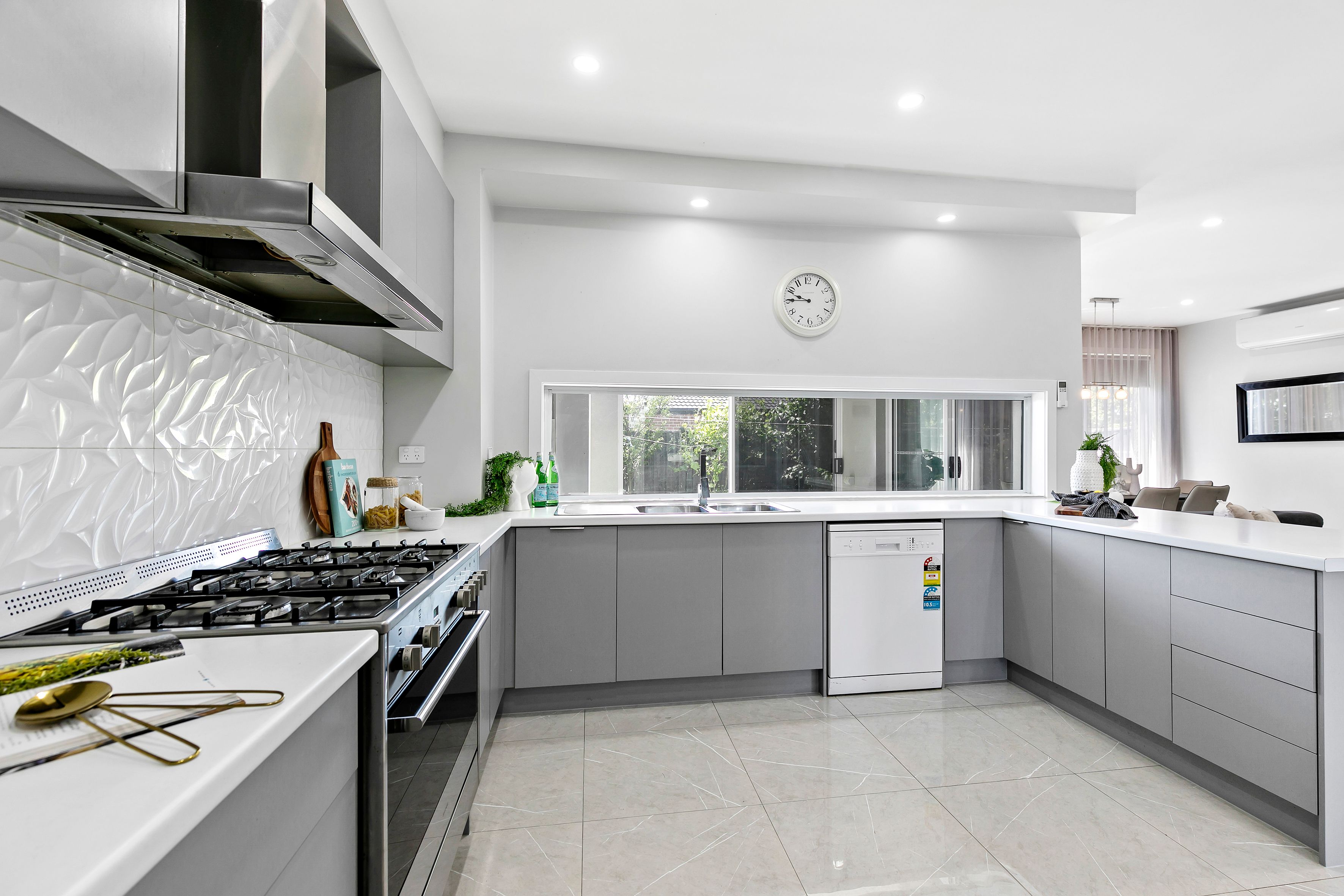 11 Bisham Street, Mickleham, VIC 3064