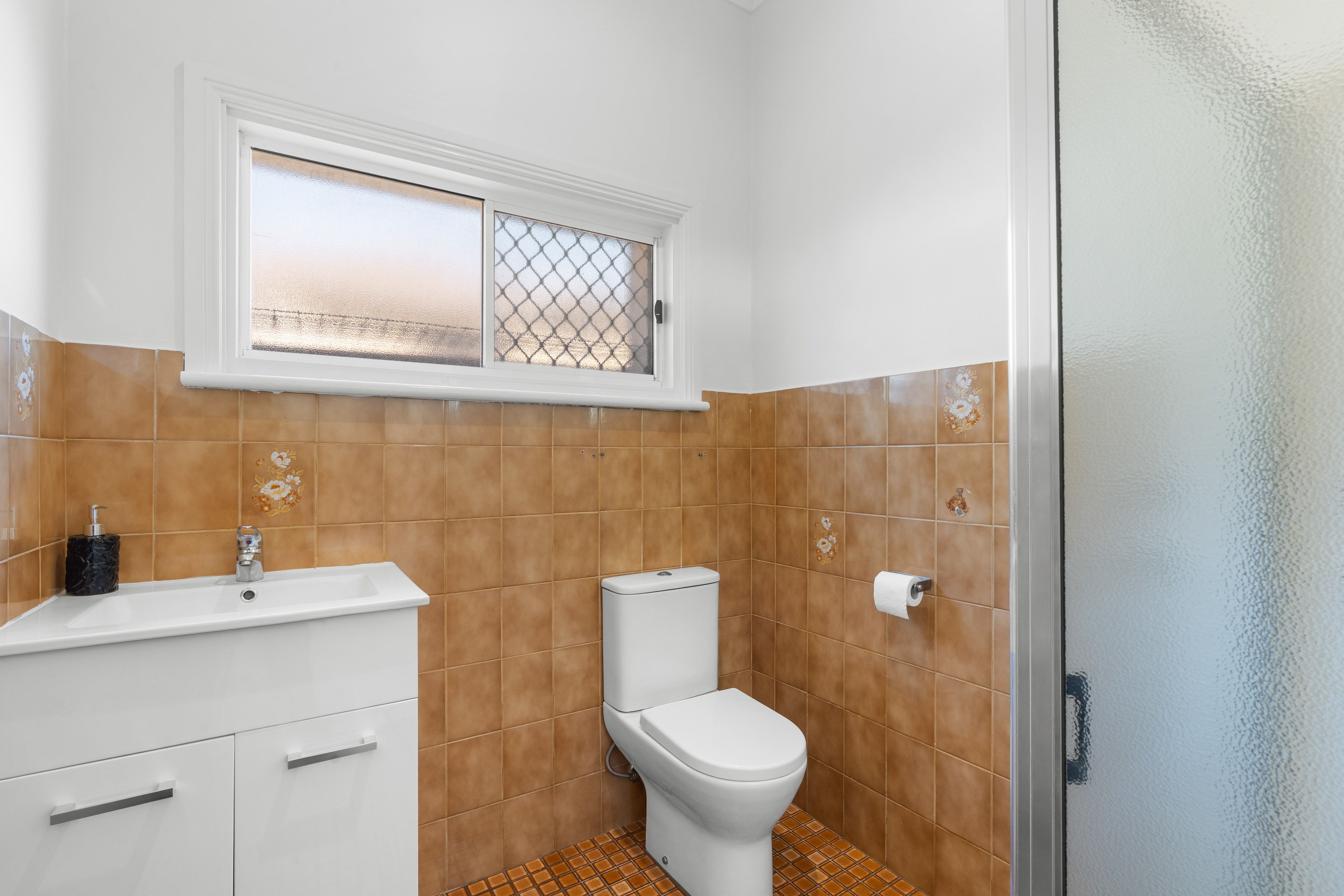 89 Adelaide Road — photo 10 of 16