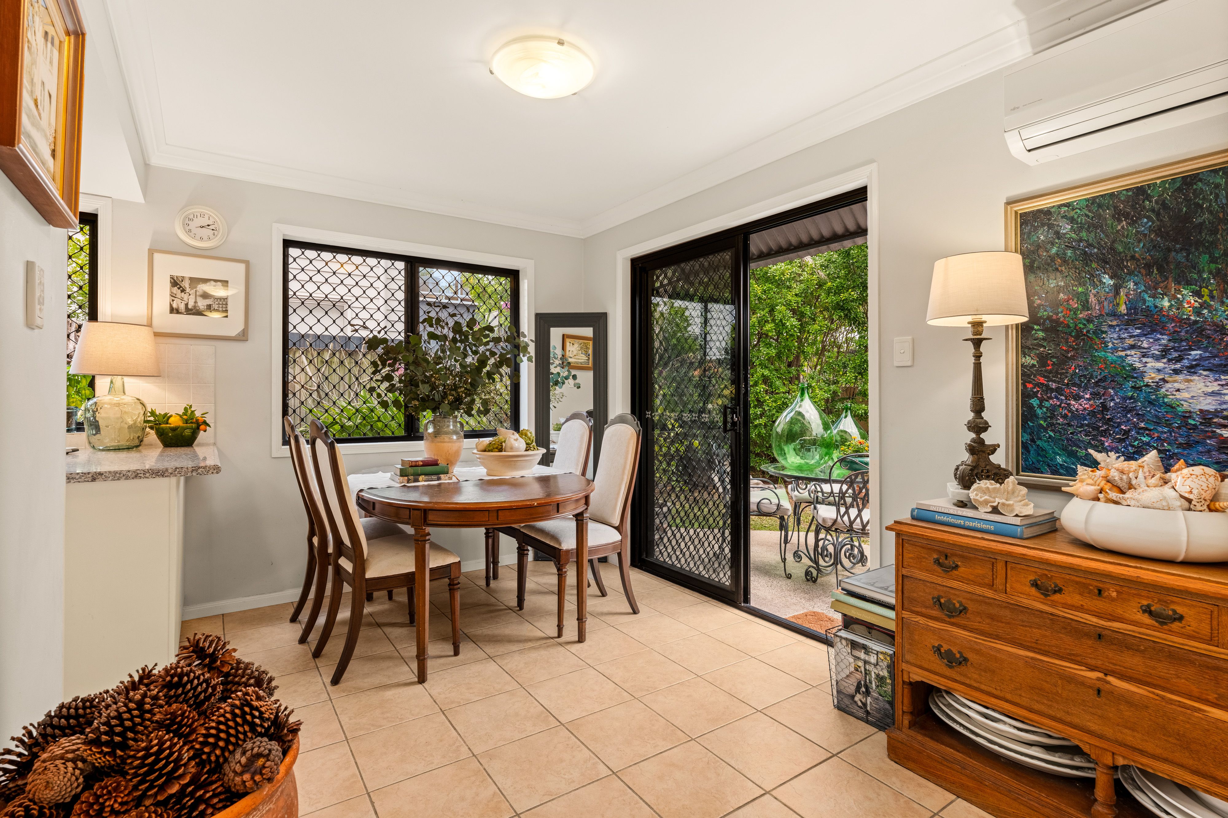 8/11 Barton Road — photo 12 of 17