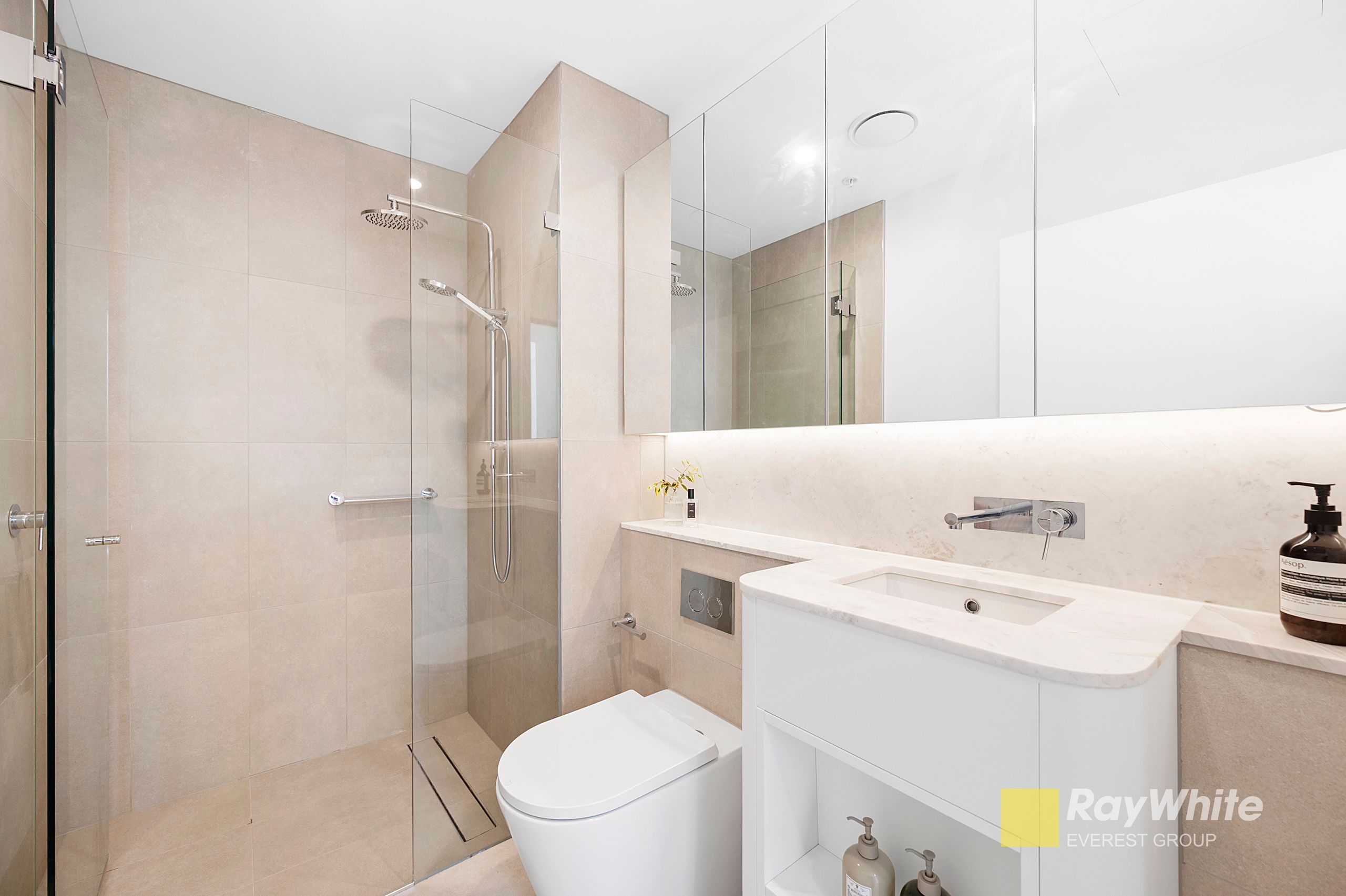 3084/6 Amytis Street — photo 7 of 24