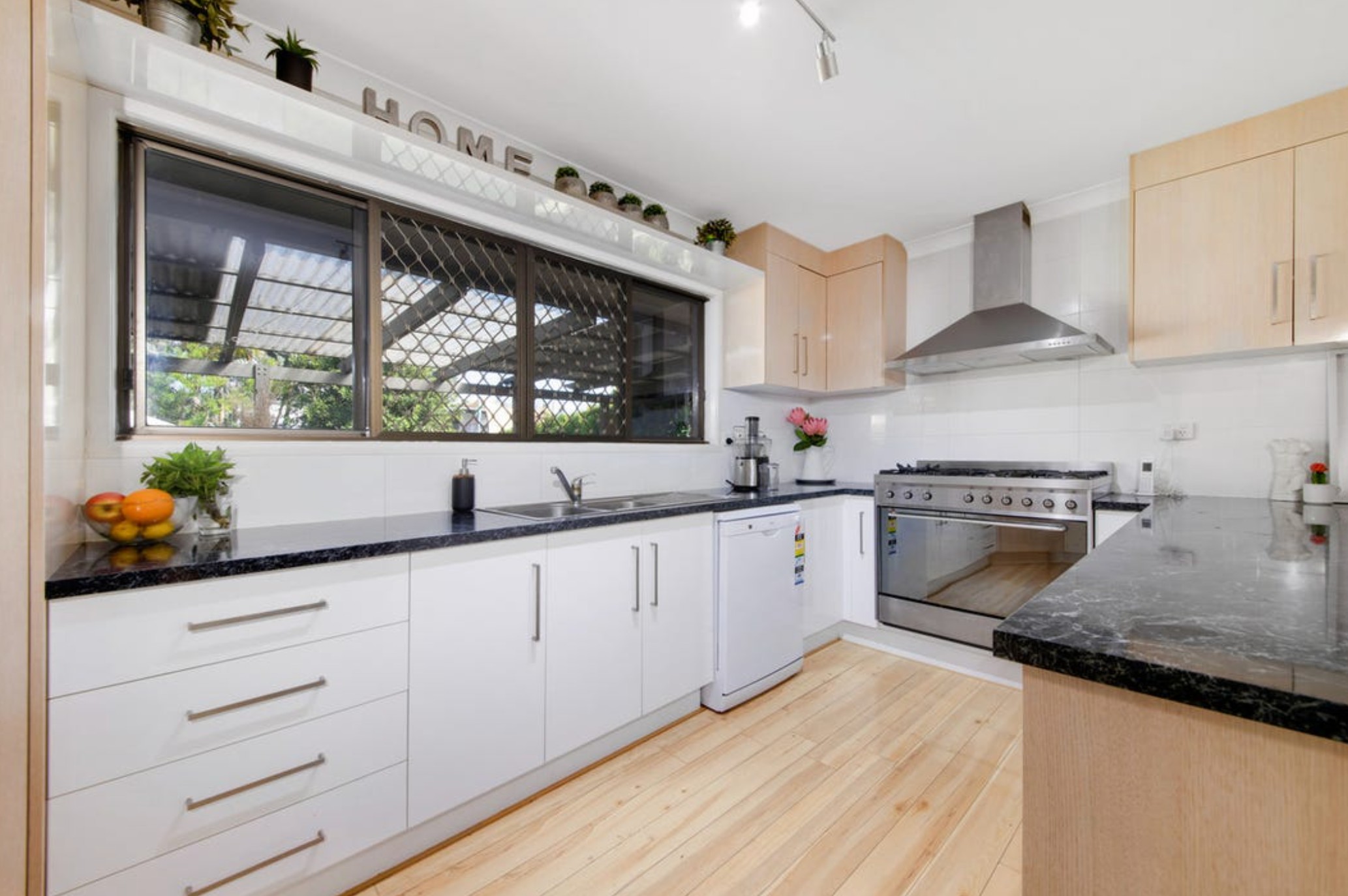 18 Dawes Street, Kawana, QLD 4701