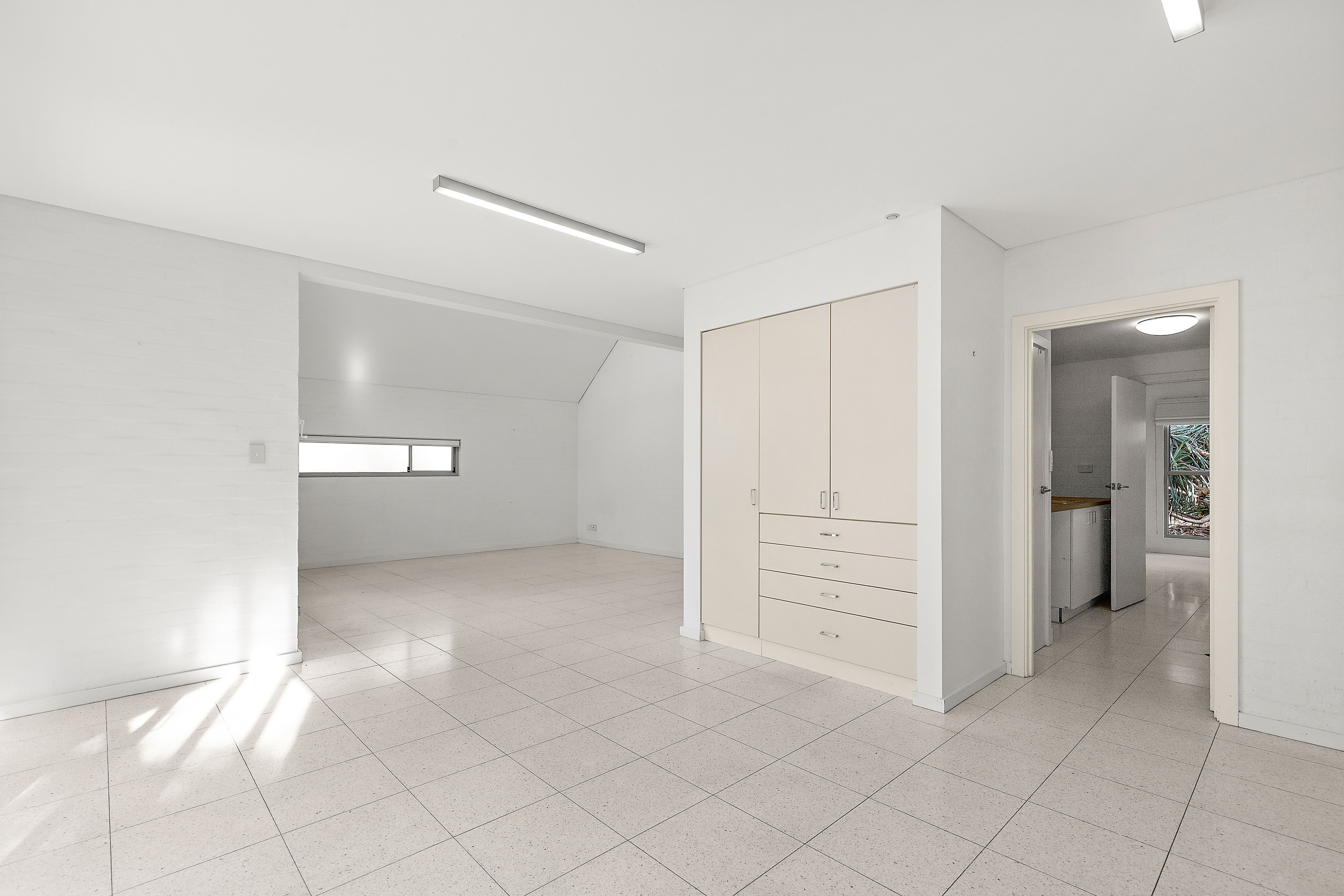 8A/Samson Street — photo 7 of 20