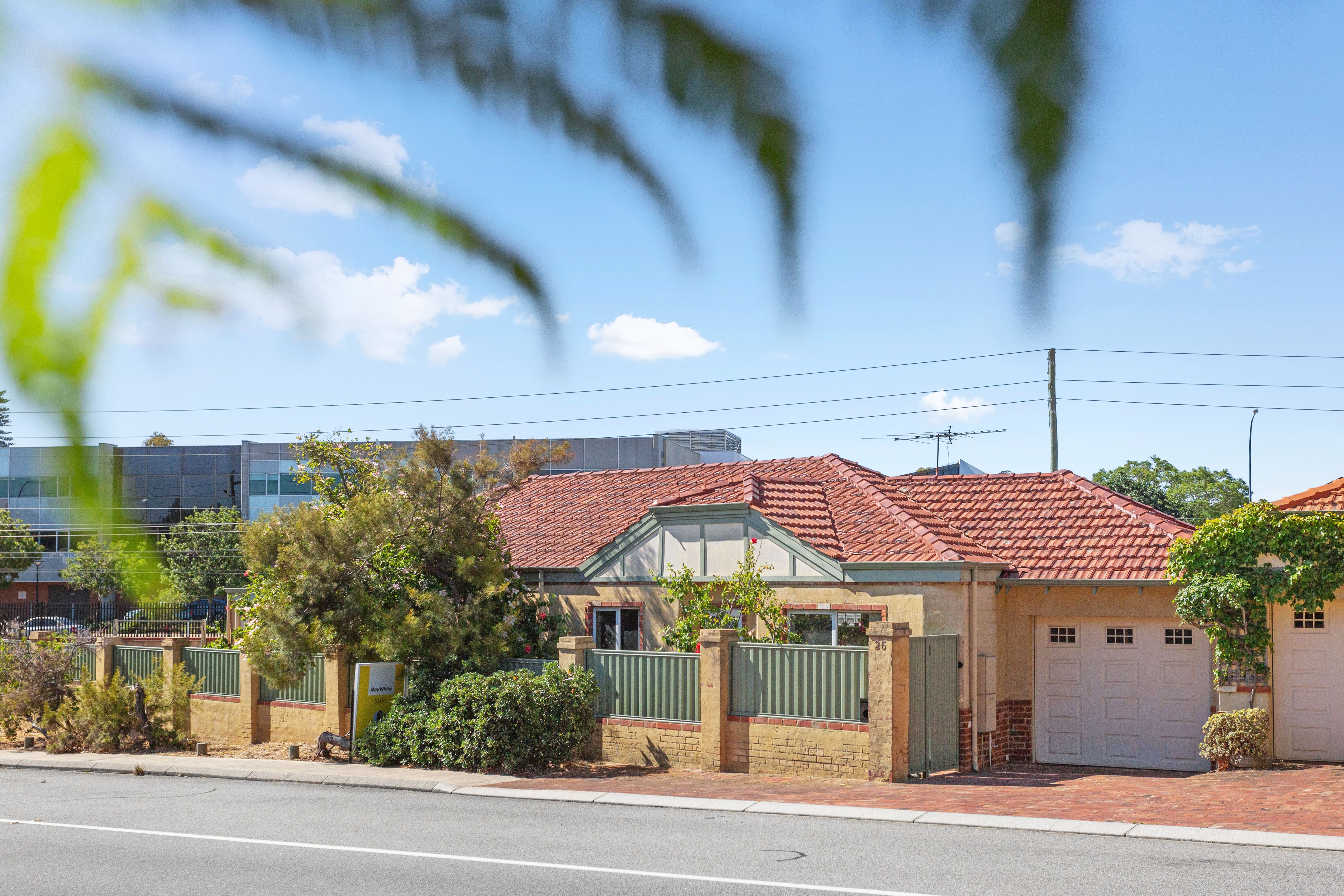 25 Barnfield Road, Claremont WA 6010