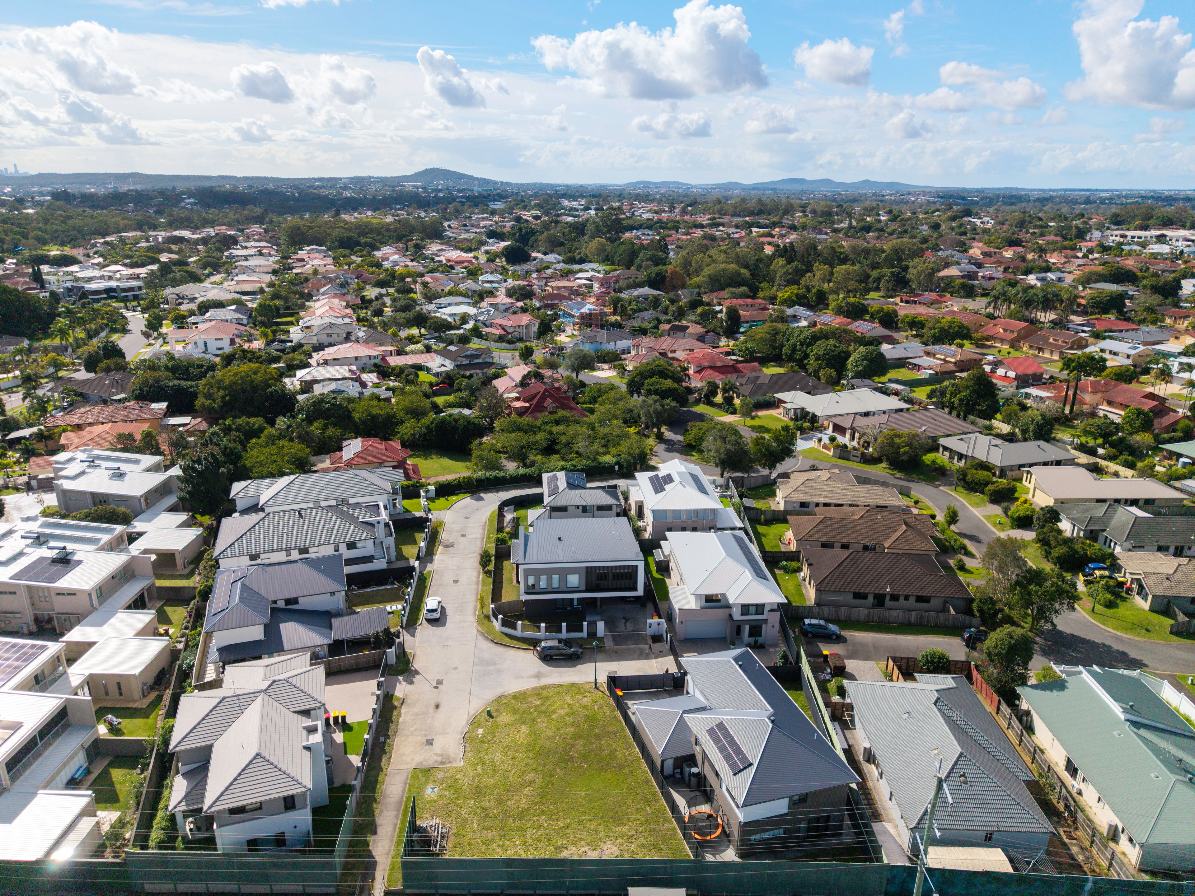51 Bardolph Place — photo 4 of 4