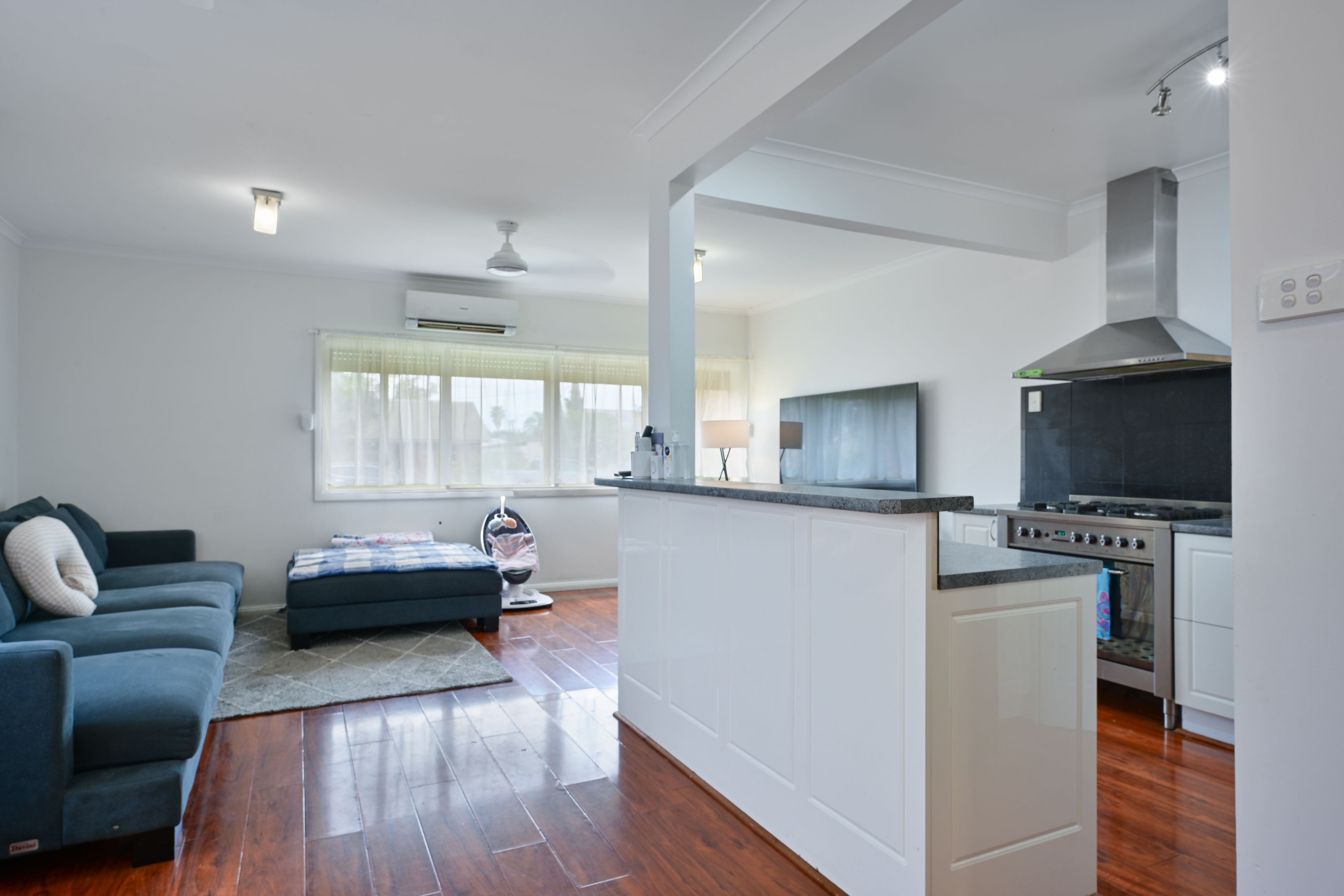 23 Noble Street — photo 3 of 14