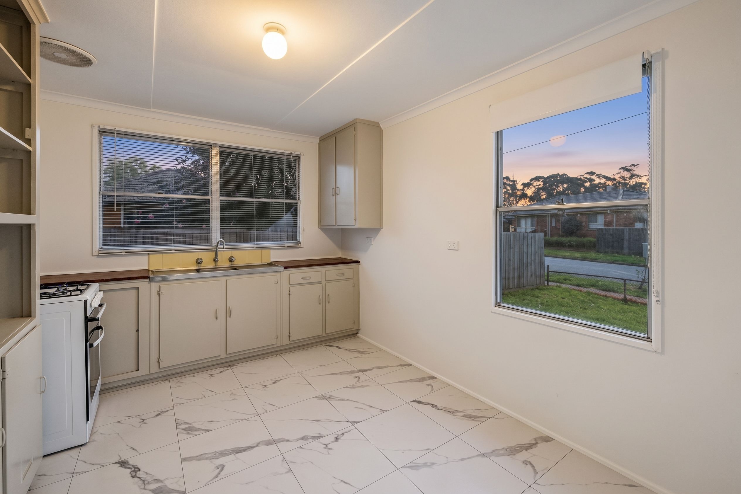 4 Myrtle Street — photo 3 of 12