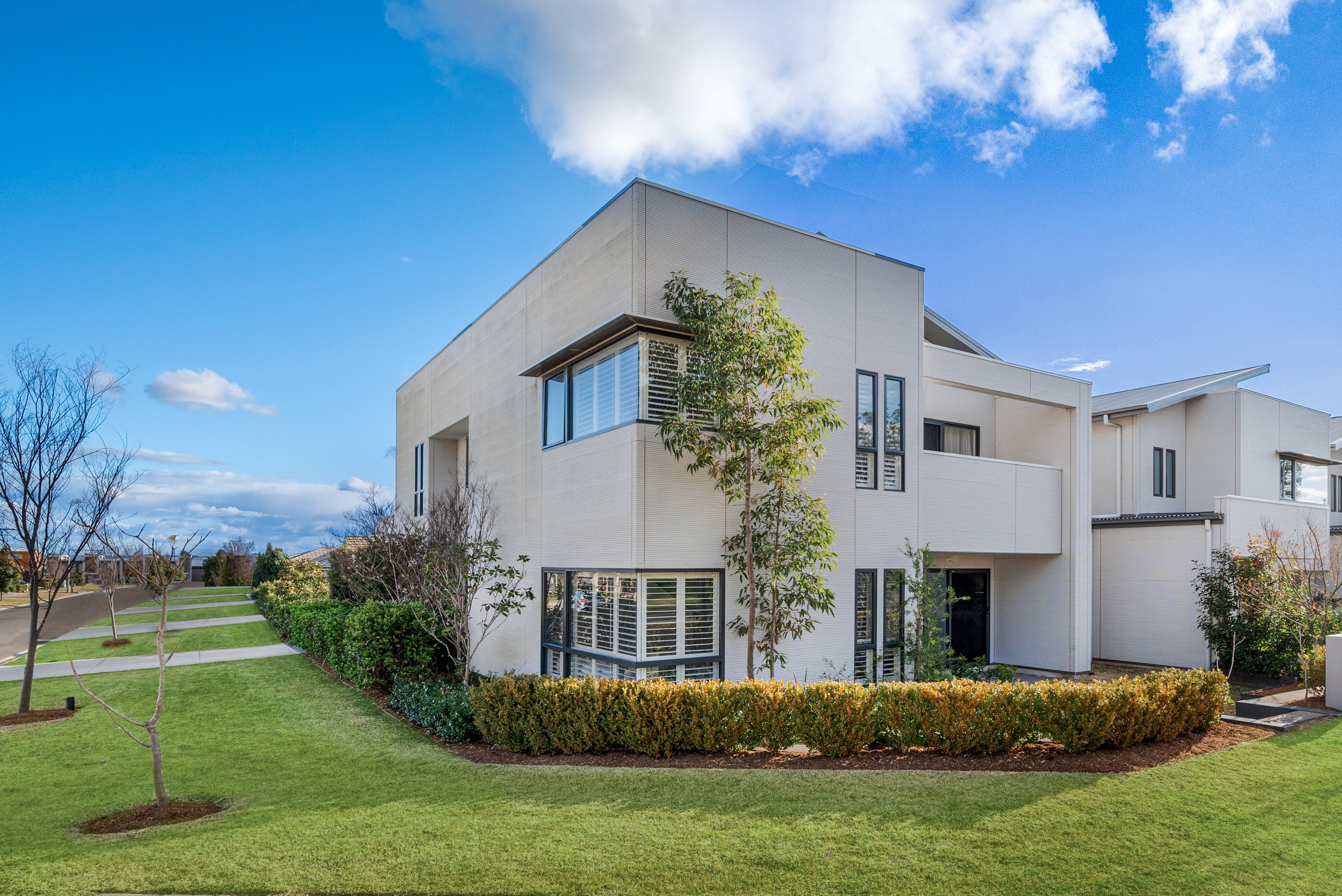 1 Elmswood Lane, GLEDSWOOD HILLS, NSW 2557