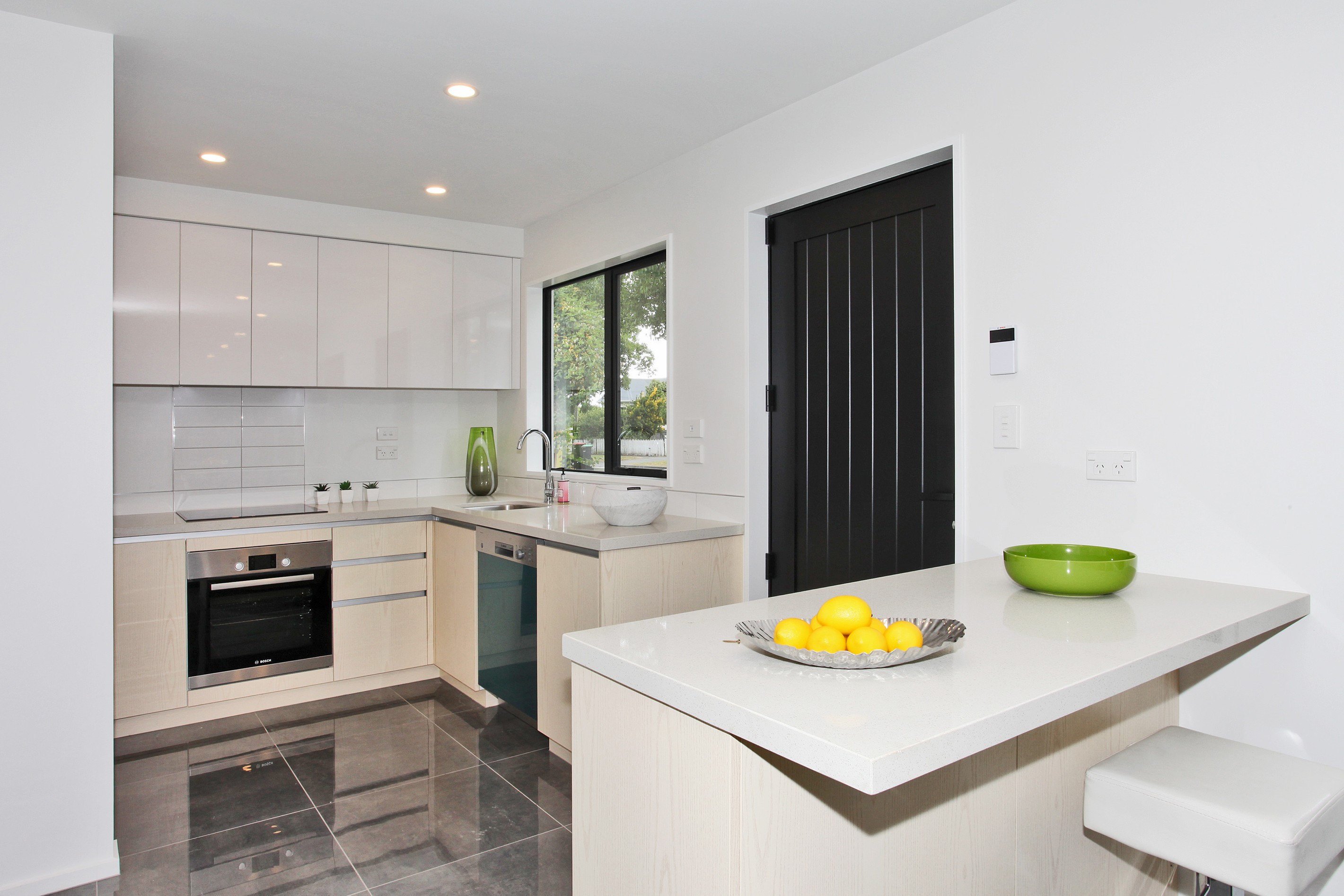 4/8 Defoe Place, Waltham, Christchurch City