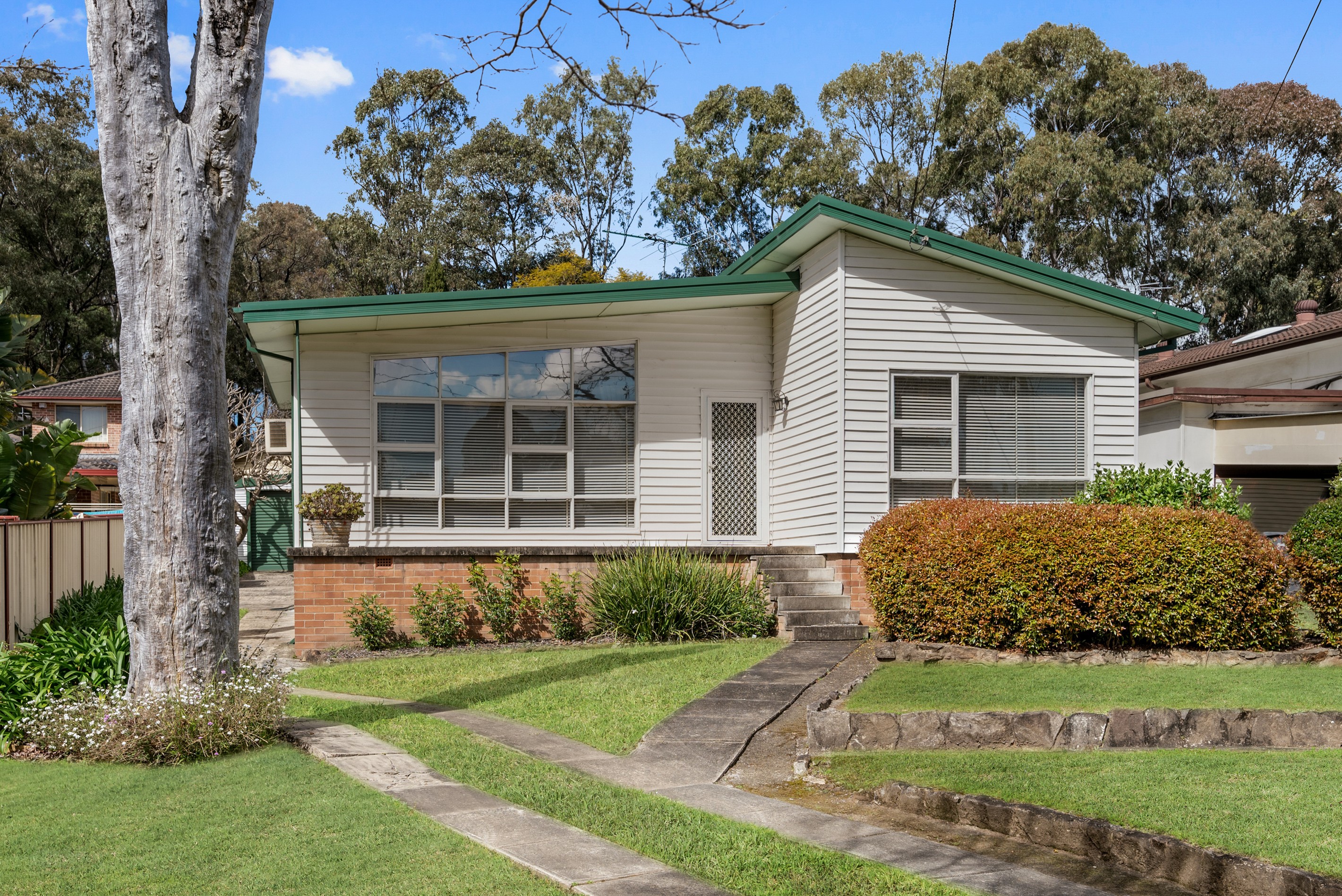 3 Macquarie Road, Ingleburn, NSW 2565