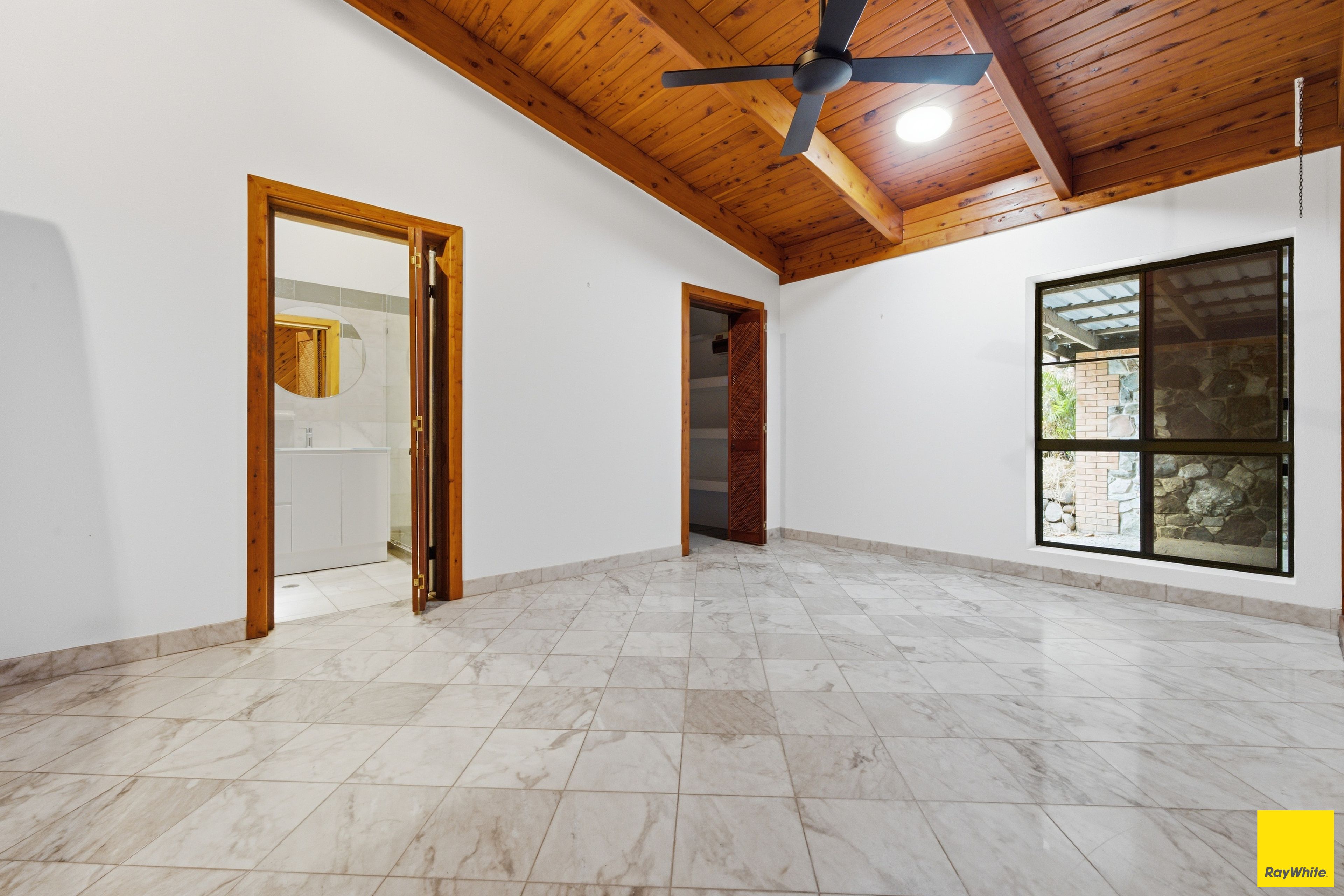 52 Forest Close — photo 16 of 30