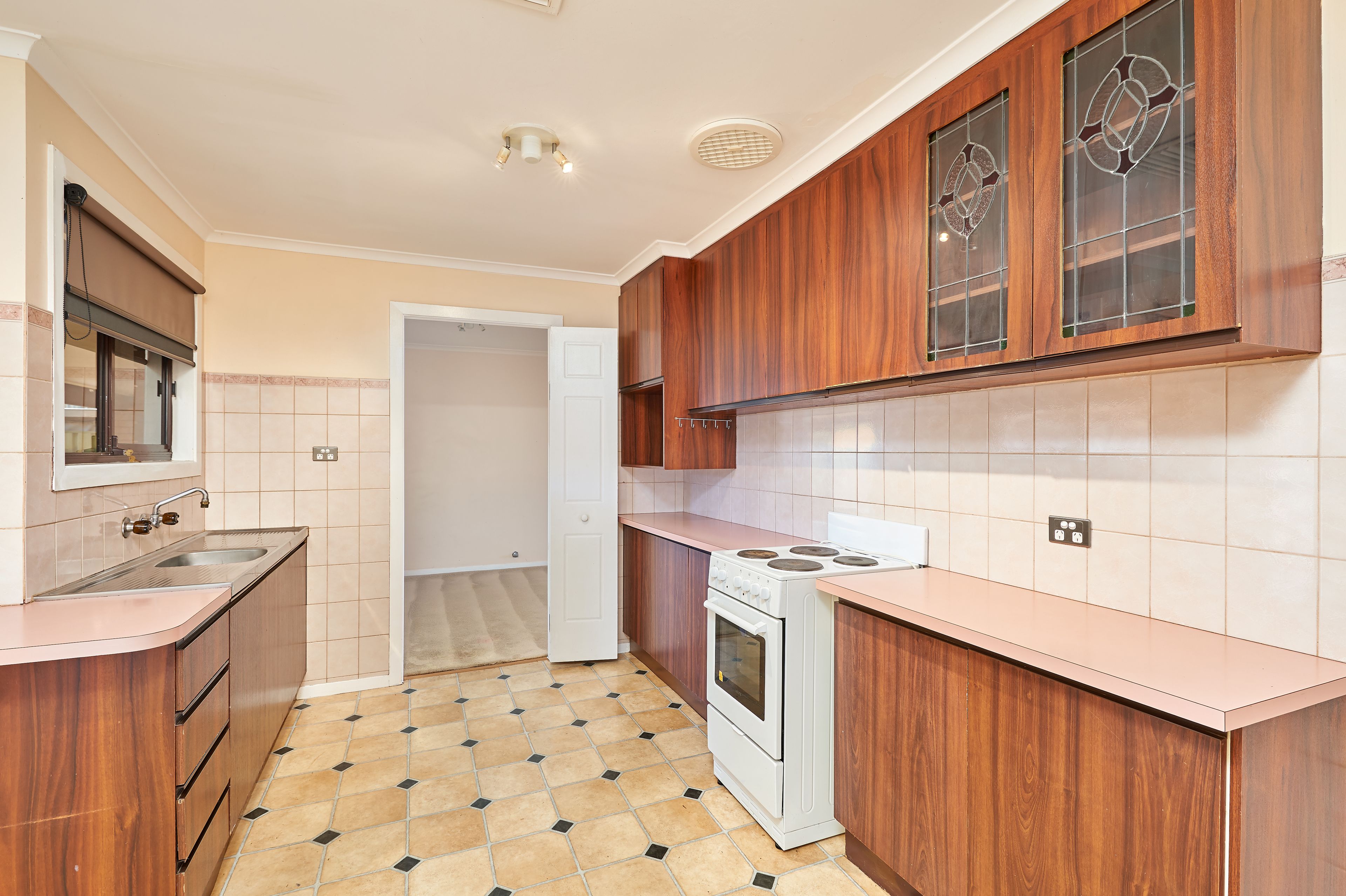24 Forrest Street, Lake Albert, NSW 2650