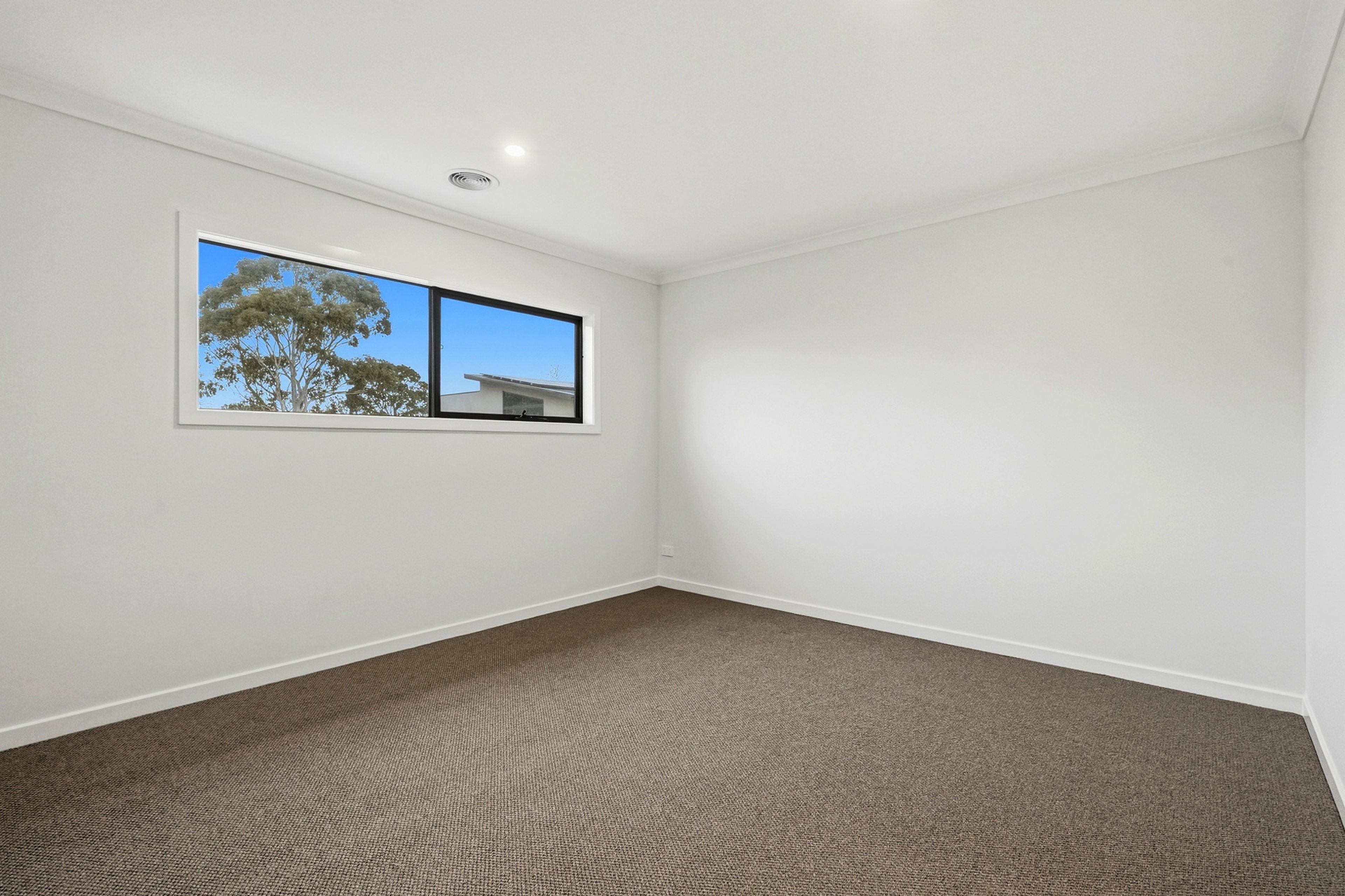 2 Belgravia Avenue — photo 11 of 20