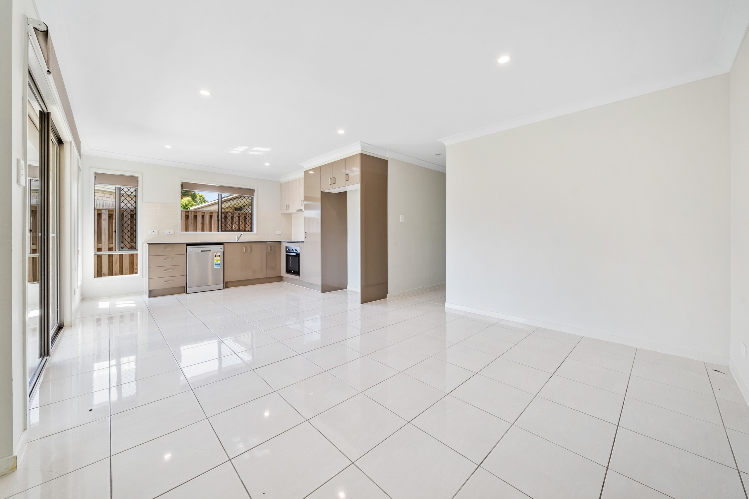 2/79 Woodward Avenue, Yarrabilba, QLD 4207