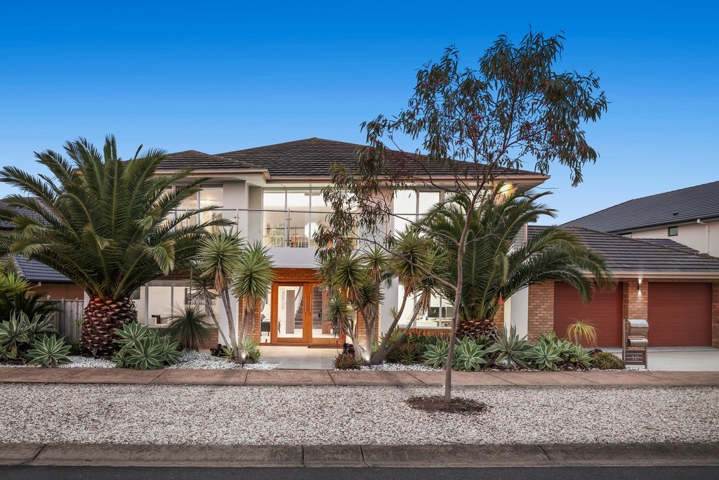 12 Spinnaker Rise, Sanctuary Lakes, VIC 3030