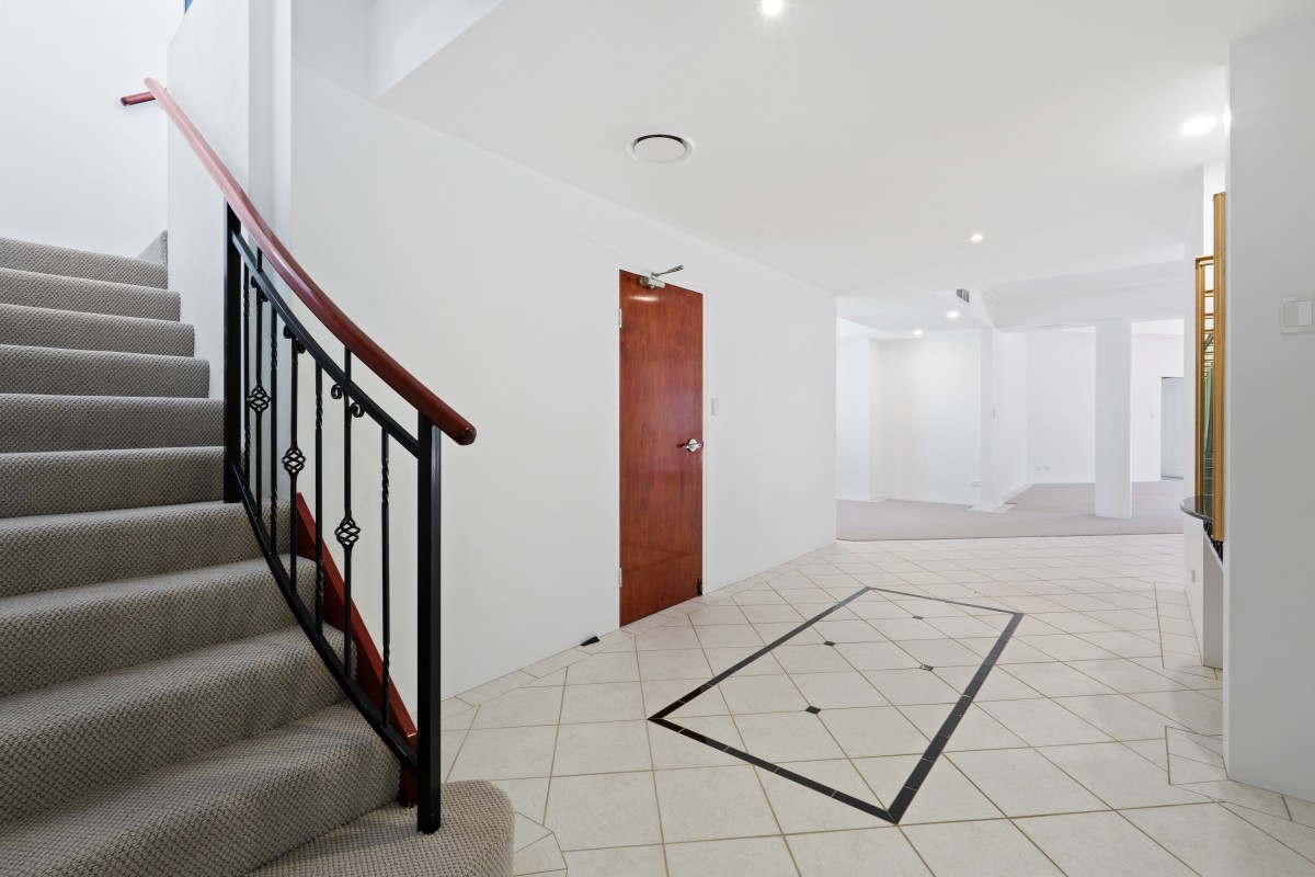 2/21 Montana Road, Mermaid Beach, QLD 4218