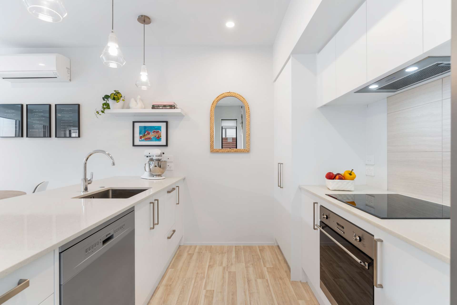 13 Gateway Avenue photo 3
