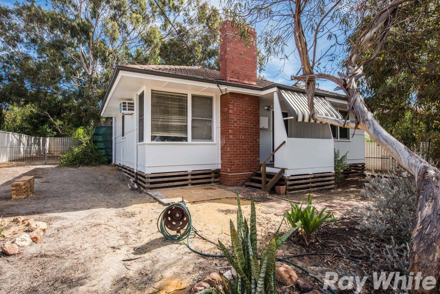 14 Compton Street, Rangeway, WA 6530