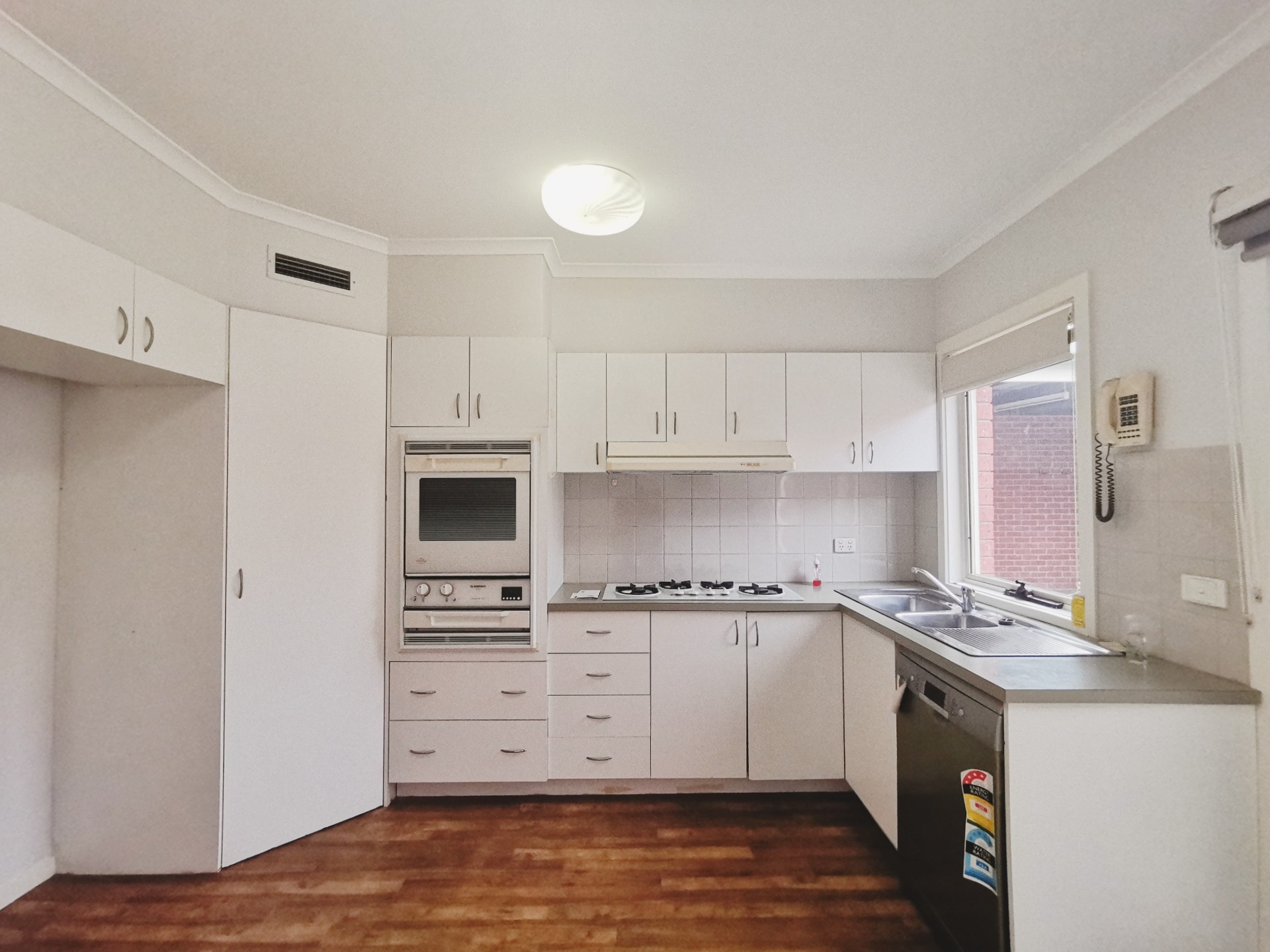 2/67 Euston Road, Hughesdale, VIC 3166
