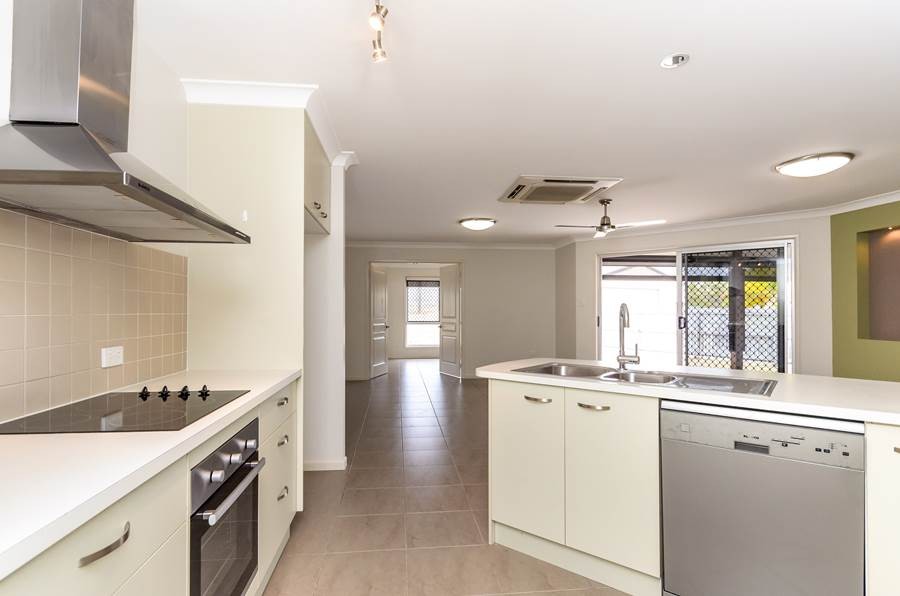 6 Jordana Court, New Auckland, QLD 4680