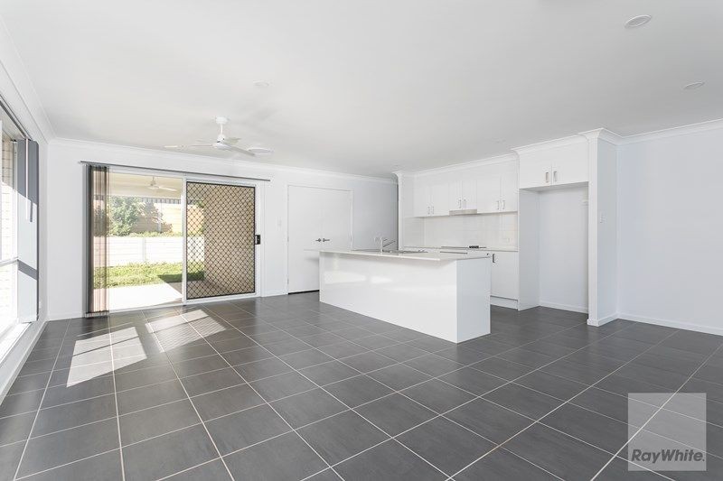 11 Glenhaven Close, Redland Bay, QLD 4165