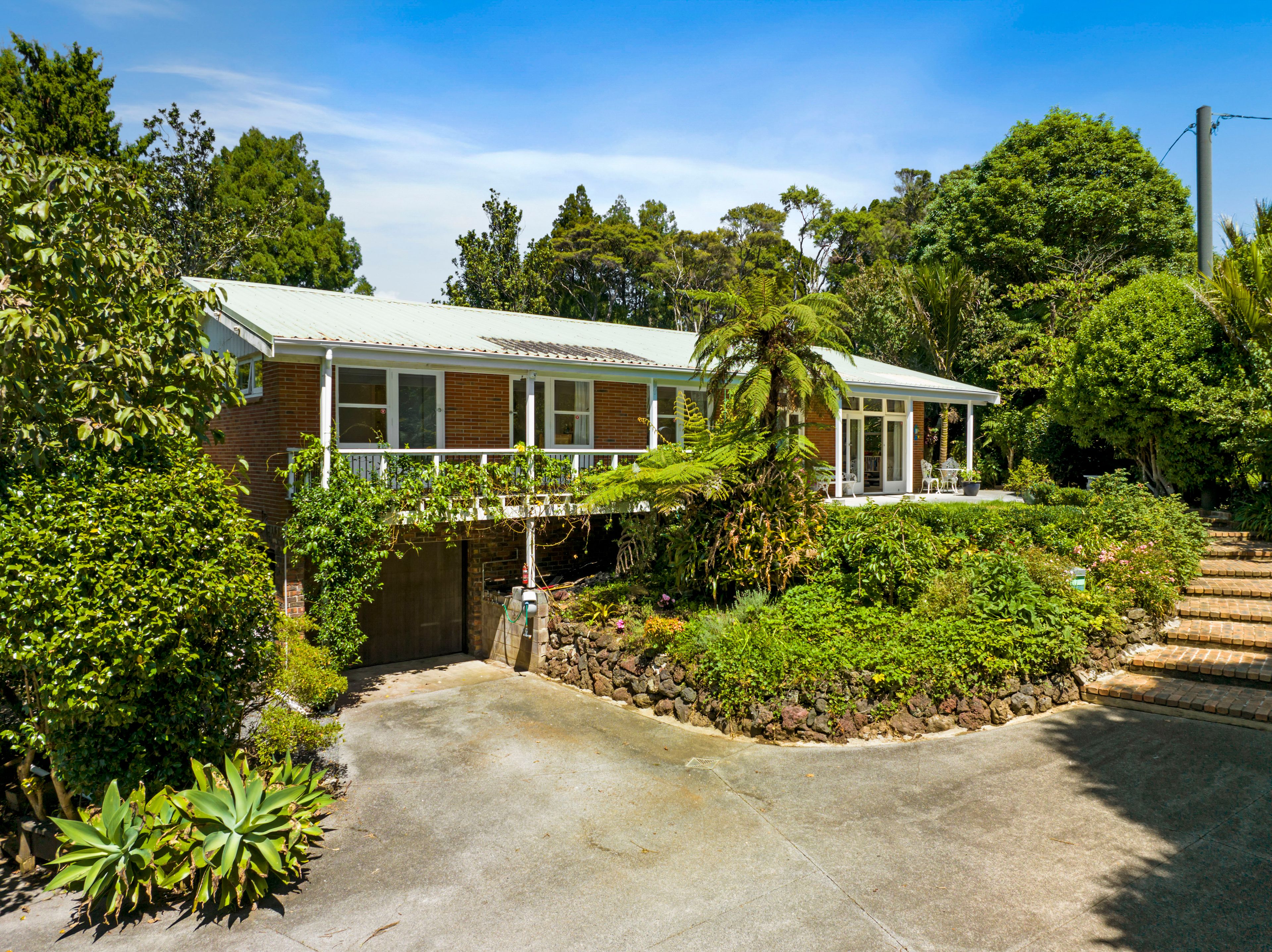 238 Scenic Drive, Titirangi, Waitakere City