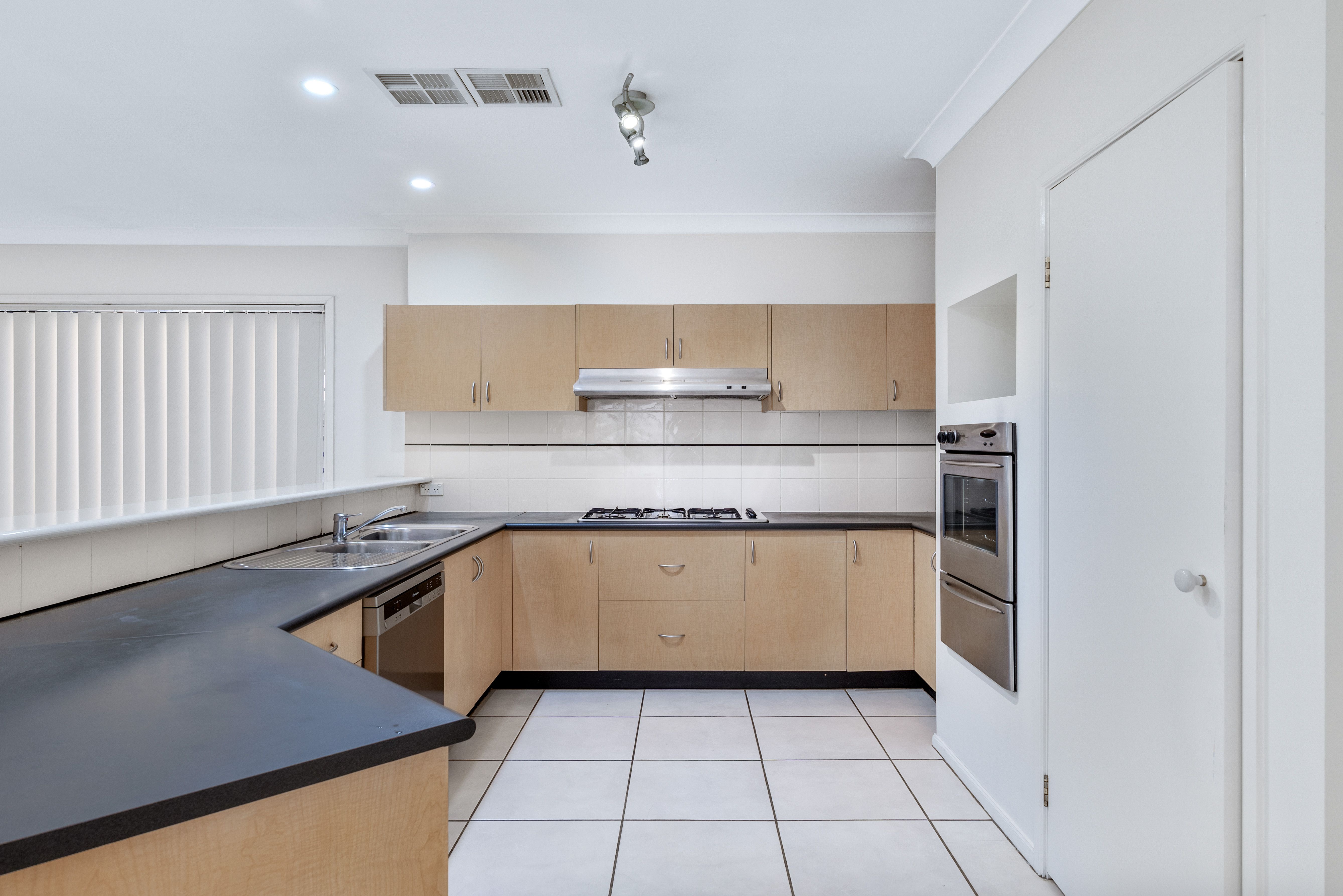 148 Dalmeny Drive, Prestons, NSW 2170