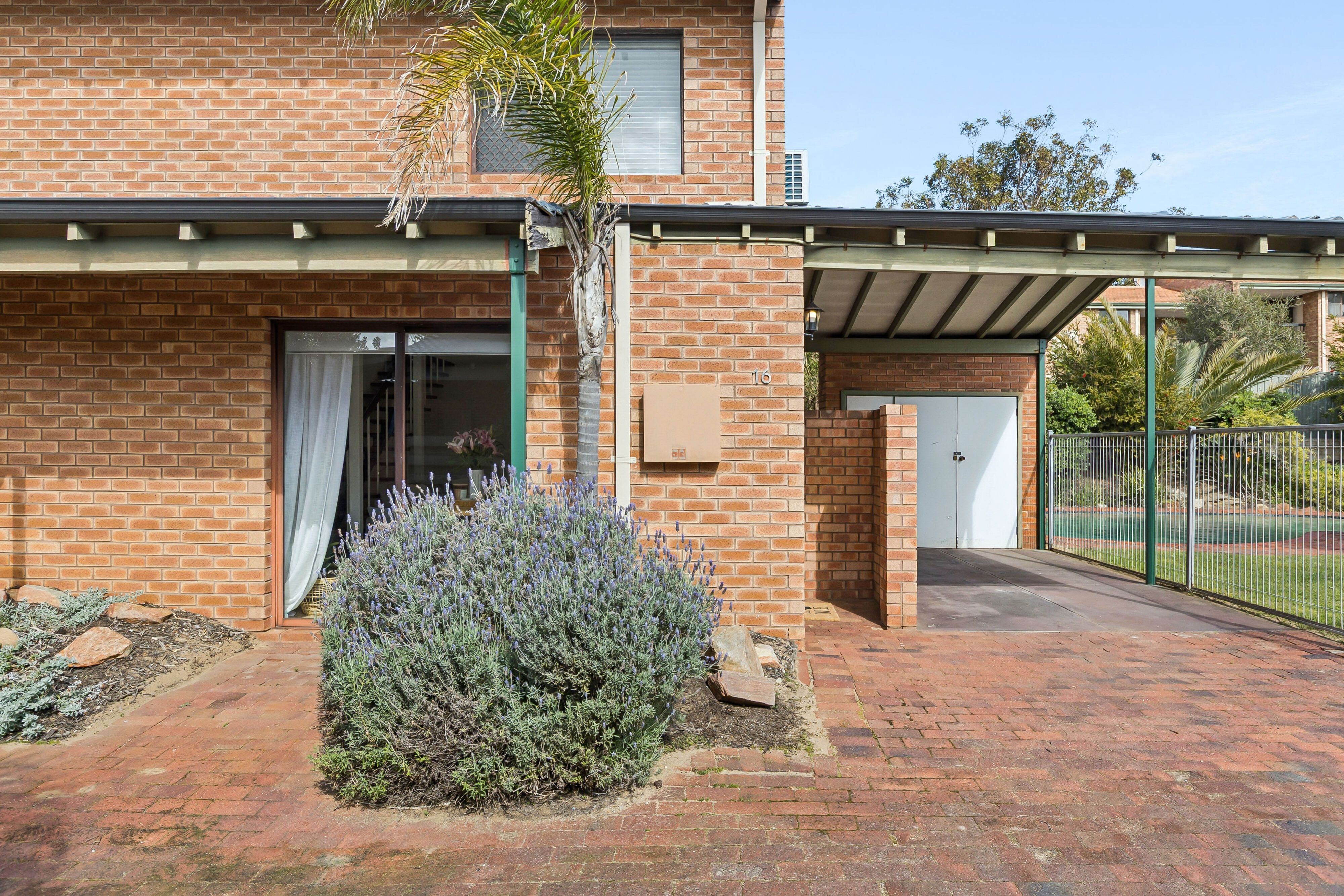 16/31 Stanley Street — photo 23 of 29