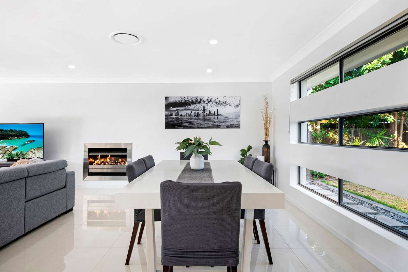 15 Bombala Street, Broadbeach Waters, QLD 4218