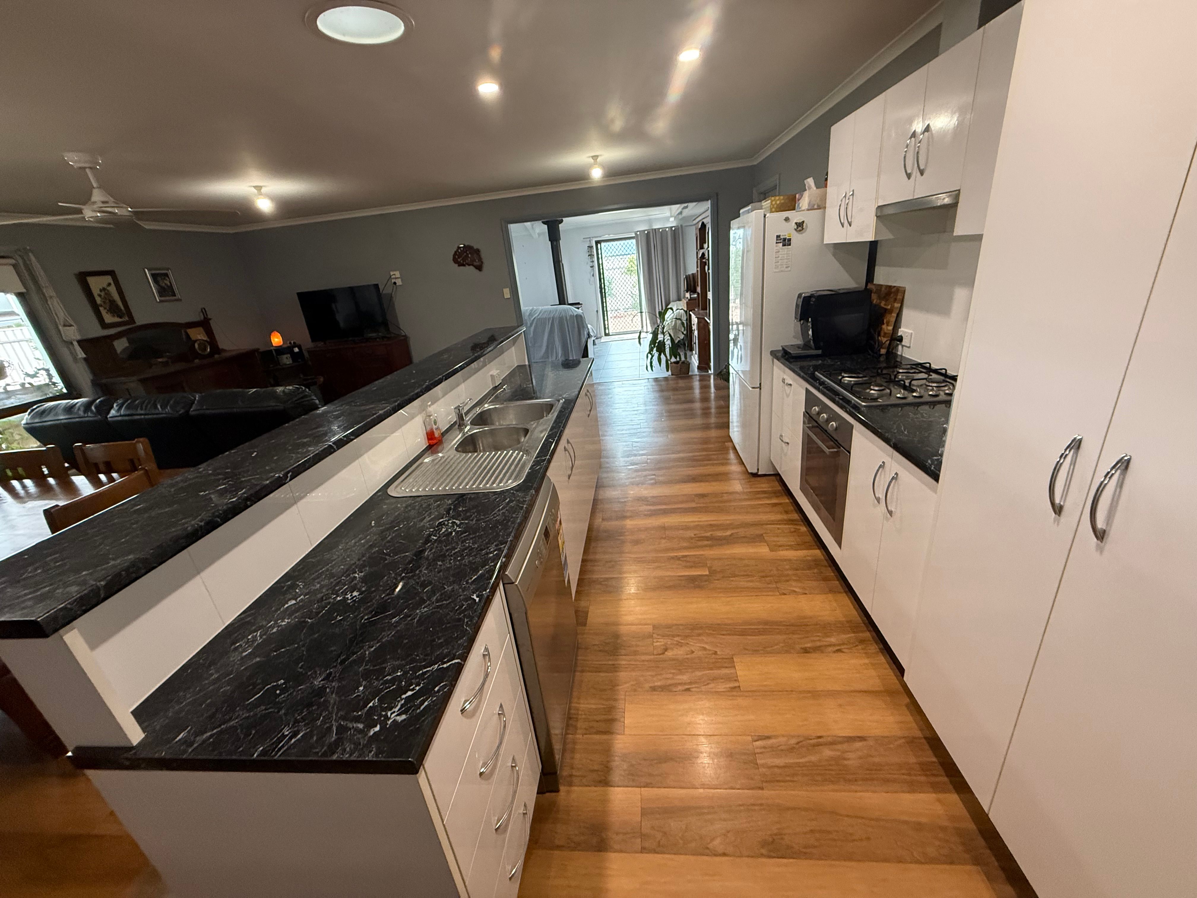 17 Chapman Road — photo 3 of 25
