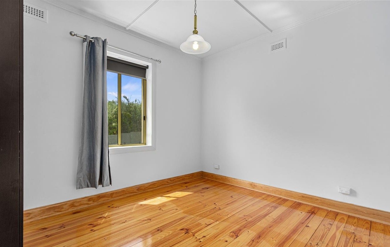 57 Lyndoch Road — photo 3 of 14