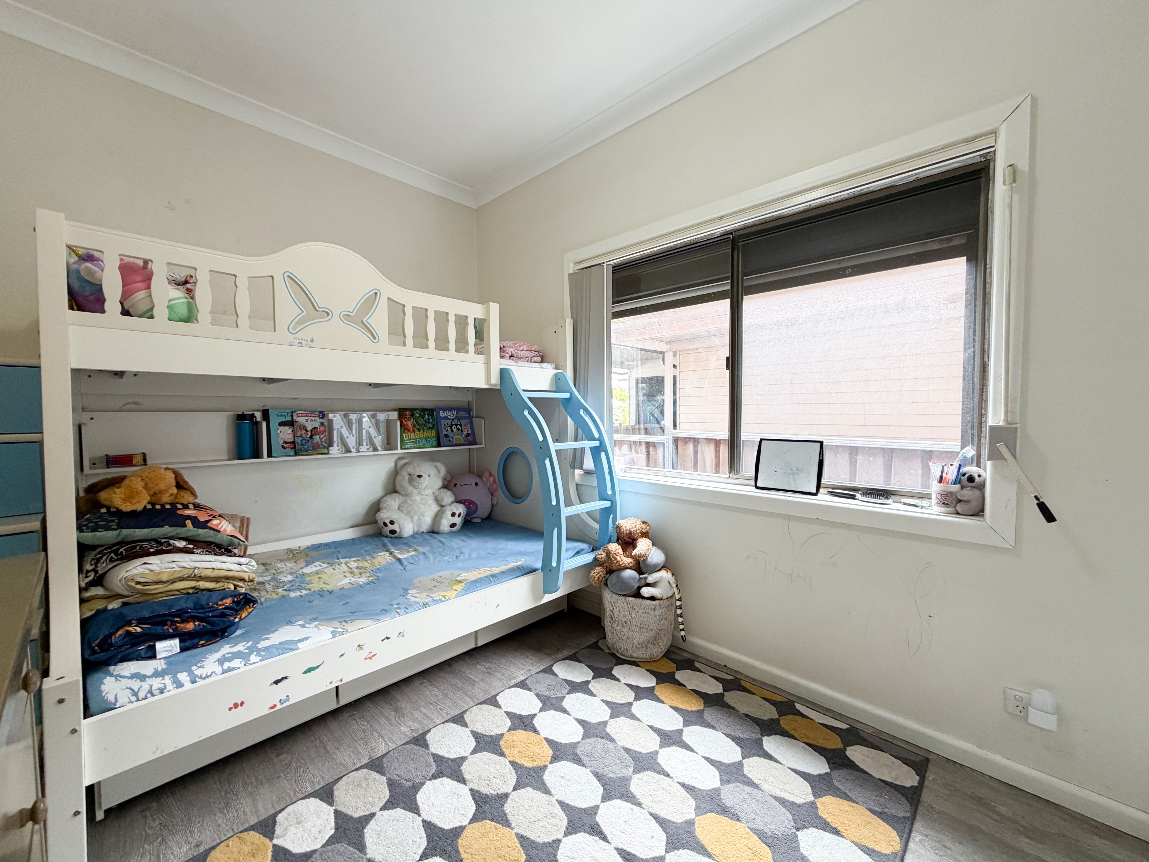 8 Dan Crescent, Colyton, NSW