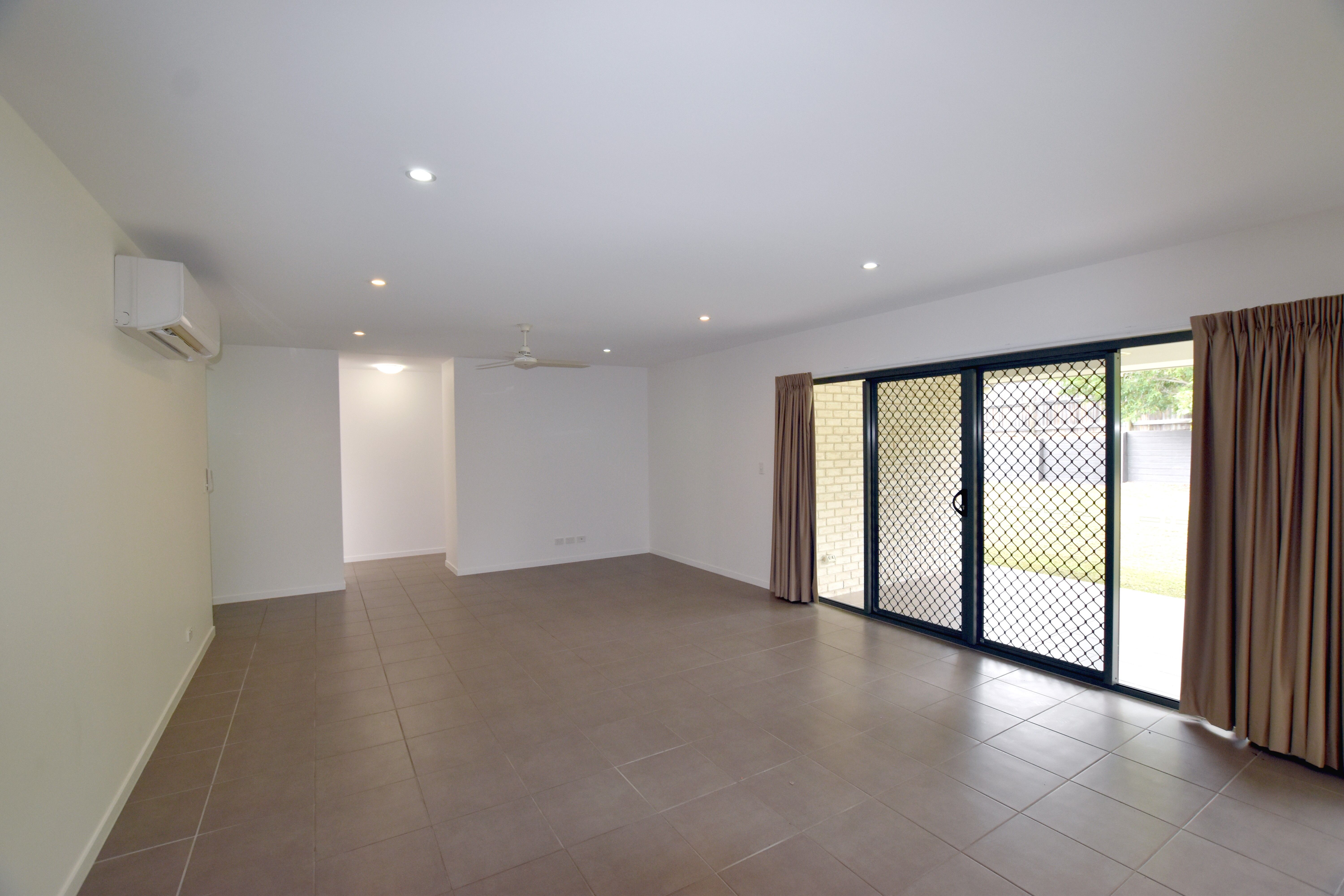3 Broadwater Place, New Auckland, QLD 4680