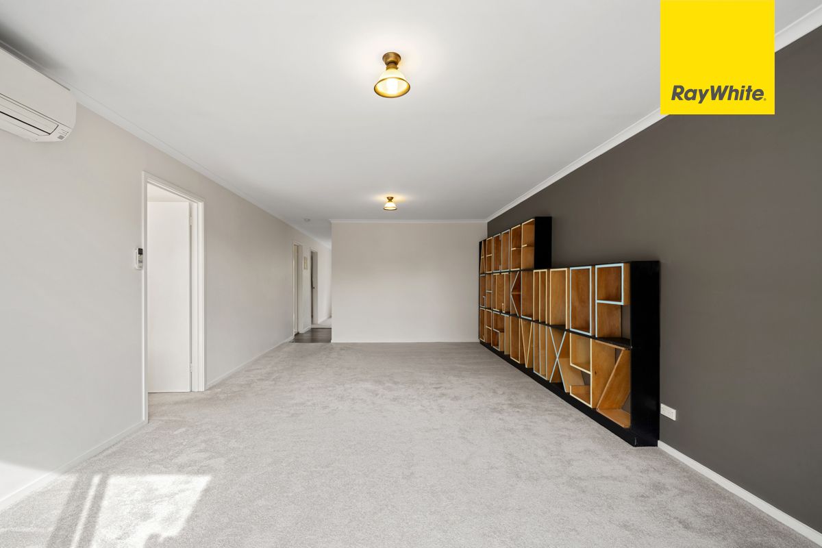 74/15 John Cleland Crescent — photo 3 of 18